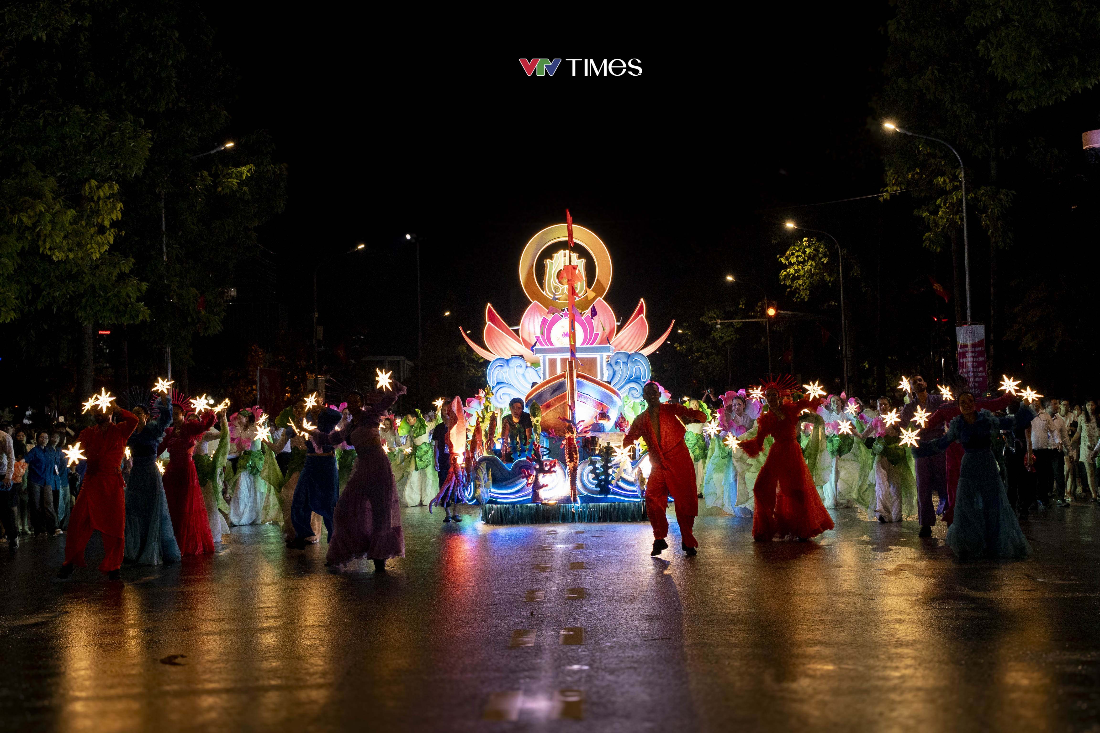 B&ugrave;ng nổ c&ugrave;ng Carnival Nghệ An 2026 &ldquo;&Aacute;nh dương bất tận&rdquo; - Ảnh 2.