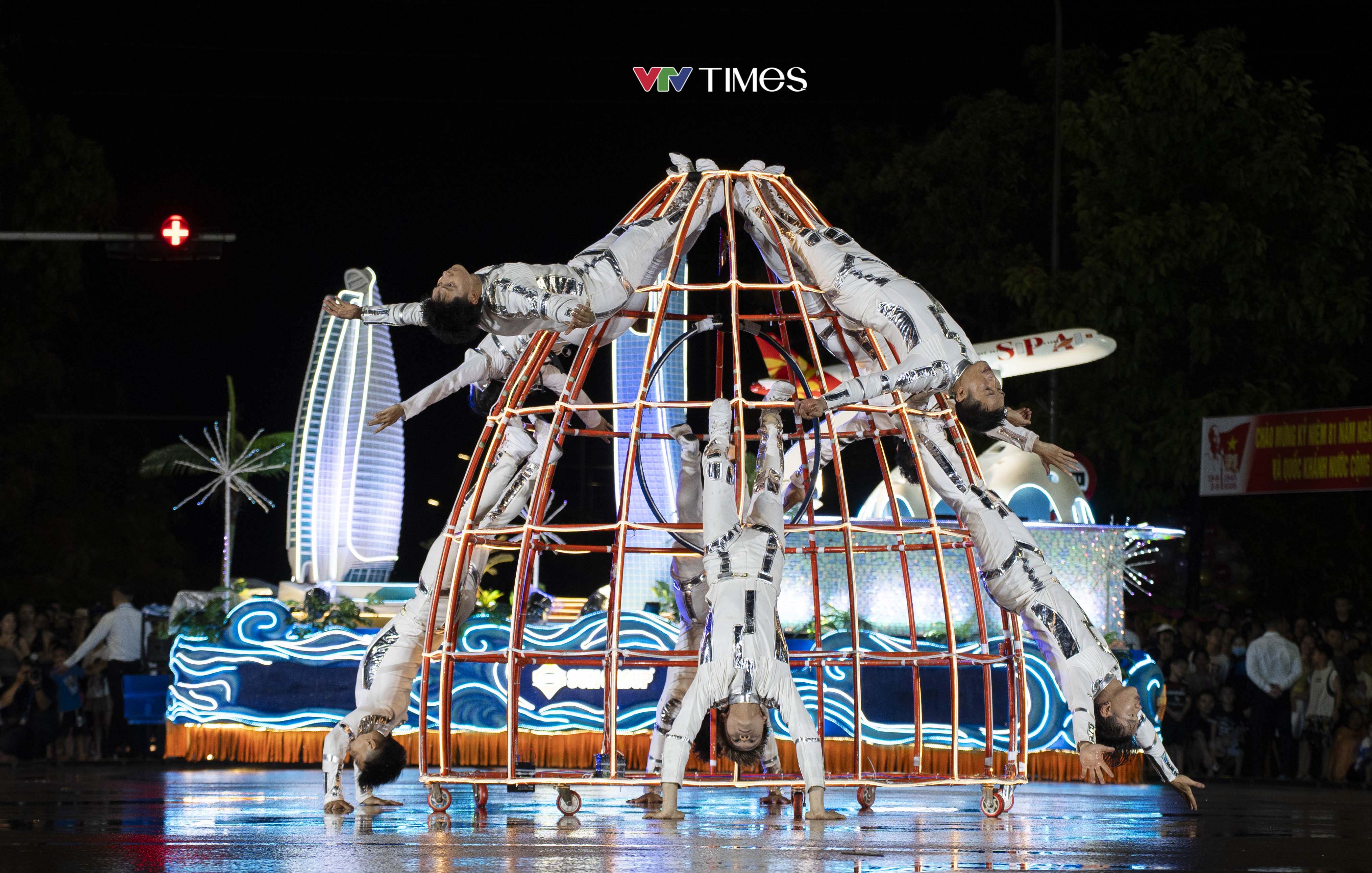 B&ugrave;ng nổ c&ugrave;ng Carnival Nghệ An 2026 &ldquo;&Aacute;nh dương bất tận&rdquo; - Ảnh 4.