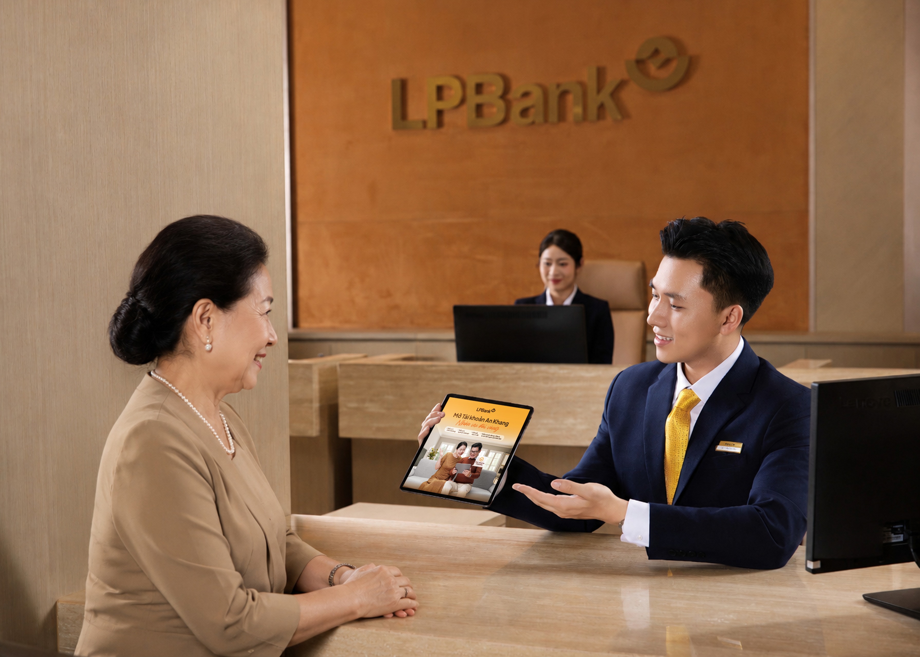 LPBank triển khai gói giải pháp tài chính toàn diện dành cho khách hàng hưu trí - Ảnh 2.