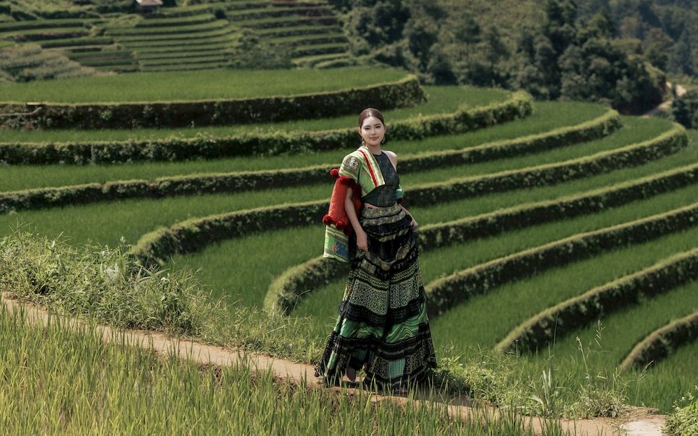 Ruộng bậc thang M&ugrave; Cang Chải kể chuyện di sản qua thời trang - Ảnh 1.