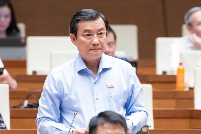 ĐBQH: Siết "giữ chỗ", chặn l&aacute;ch luật, bảo vệ người mua nh&agrave; h&igrave;nh th&agrave;nh trong tương lai - Ảnh 1.