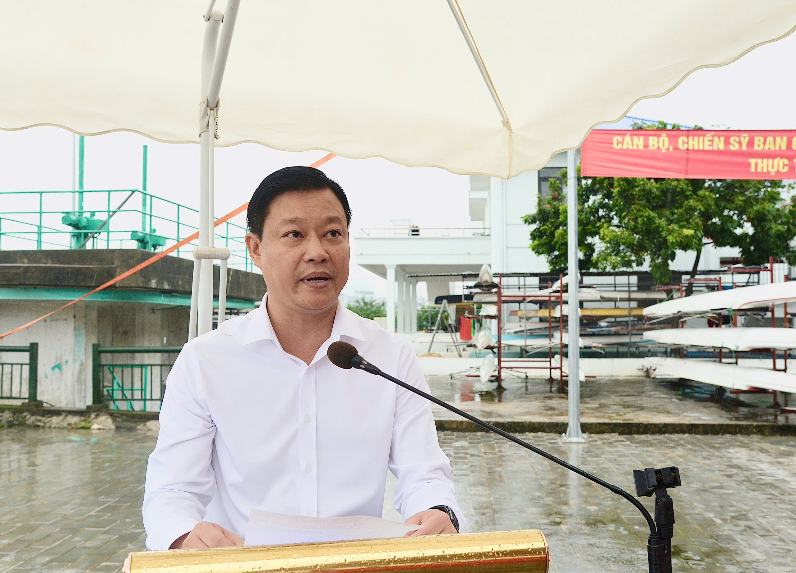 Phường Tây Hồ thực tập cứu nạn, cứu hộ trên mặt nước Hồ Tây - Ảnh 2.