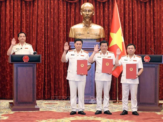 Tổng Bí thư, Chủ tịch nước Tô Lâm trao quyết định bổ nhiệm 4 Kiểm sát viên Viện kiểm sát nhân dân tối cao - Ảnh 3.