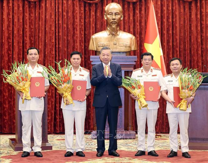 Tổng Bí thư, Chủ tịch nước Tô Lâm trao quyết định bổ nhiệm 4 Kiểm sát viên Viện kiểm sát nhân dân tối cao - Ảnh 2.