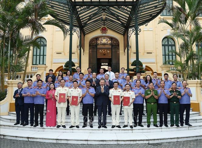 Tổng Bí thư, Chủ tịch nước Tô Lâm trao quyết định bổ nhiệm 4 Kiểm sát viên Viện kiểm sát nhân dân tối cao - Ảnh 8.