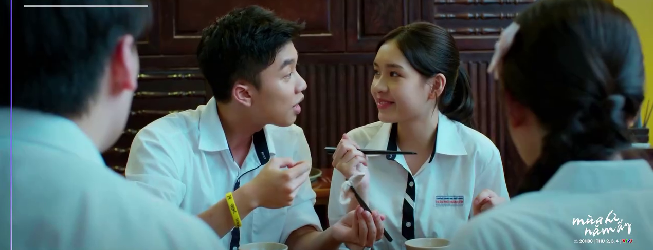 M&ugrave;a h&egrave; năm ấy - Tập 8: T&ugrave;ng tức 'nổ mắt' nh&igrave;n Phương - Kh&aacute;nh th&agrave;nh đ&ocirc;i- Ảnh 3.