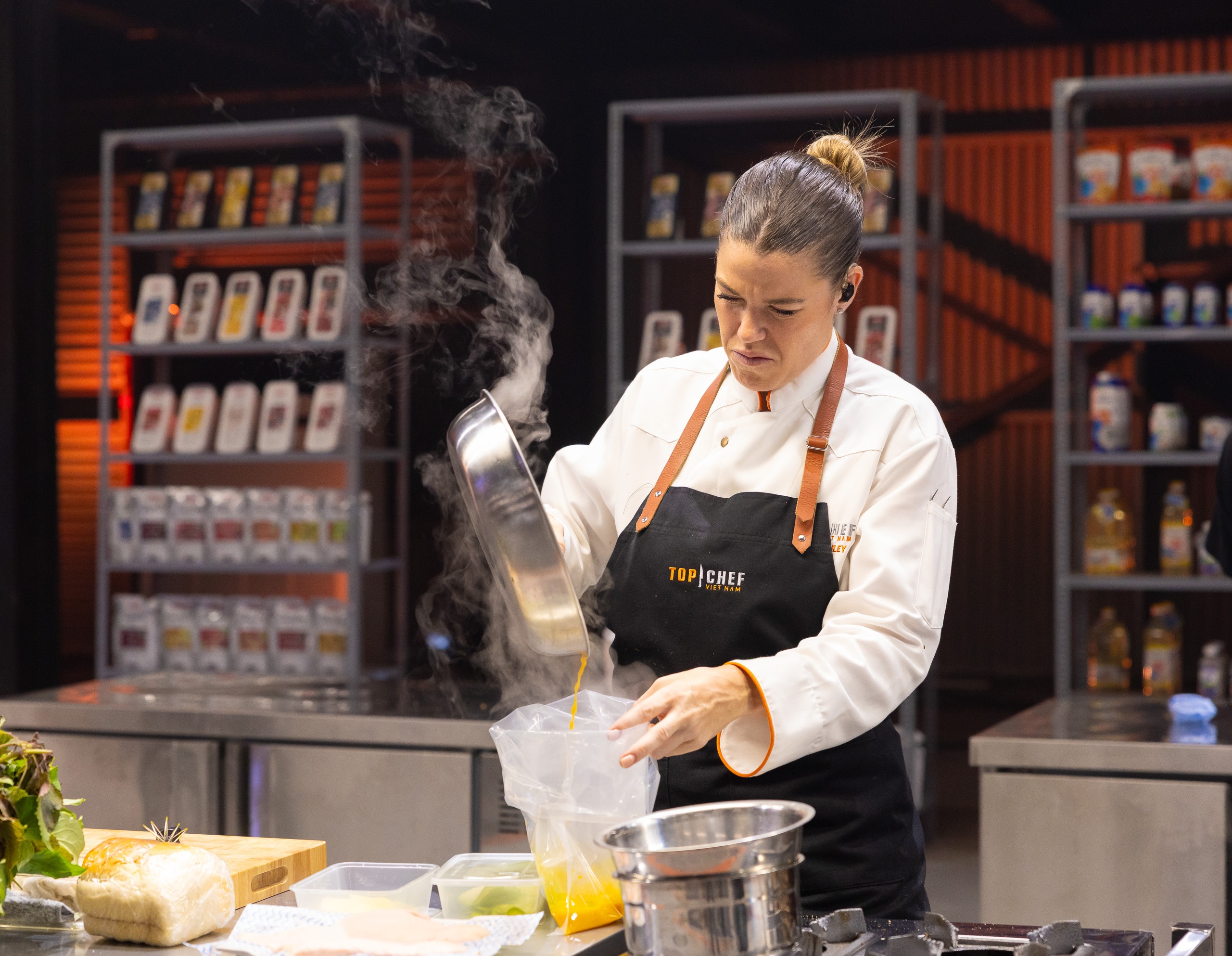 Top Chef: Nữ đầu bếp Đan Mạch dùng nông sản Việt để tạo vị cay 'cực thấm' - Ảnh 1.