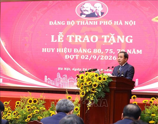 Tổng B&iacute; thư, Chủ tịch nước T&ocirc; L&acirc;m dự Lễ trao tặng Huy hiệu Đảng tại Đảng bộ th&agrave;nh phố H&agrave; Nội - Ảnh 7.