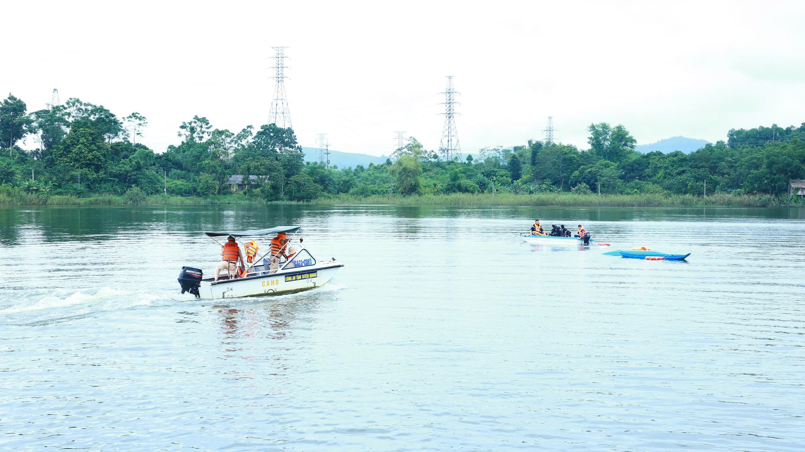 Công an tỉnh Tuyên Quang diễn tập hai phương án cứu nạn, cứu hộ quy mô lớn - Ảnh 7.