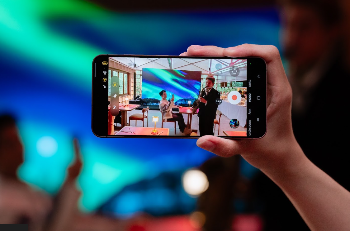 Smartphone thế hệ mới cạnh tranh bằng AI, camera và pin- Ảnh 3.