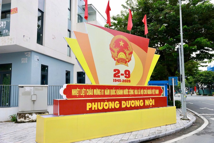 Rực rỡ cờ hoa, Hà Nội tưng bừng không khí Quốc khánh 2/9 - Ảnh 5.