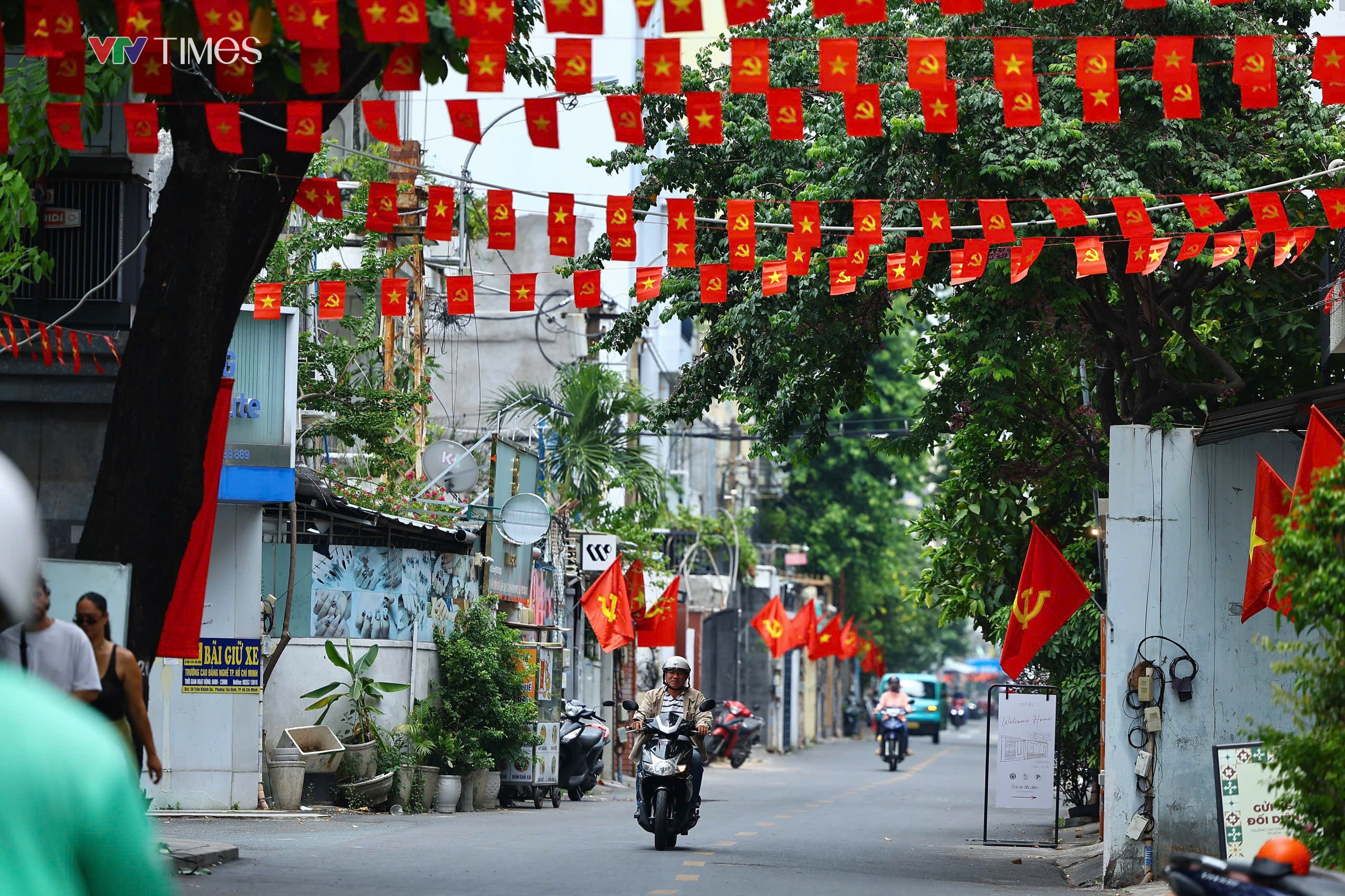 TP Hồ Chí Minh rực sắc cờ hoa đón Tết Độc lập- Ảnh 6.