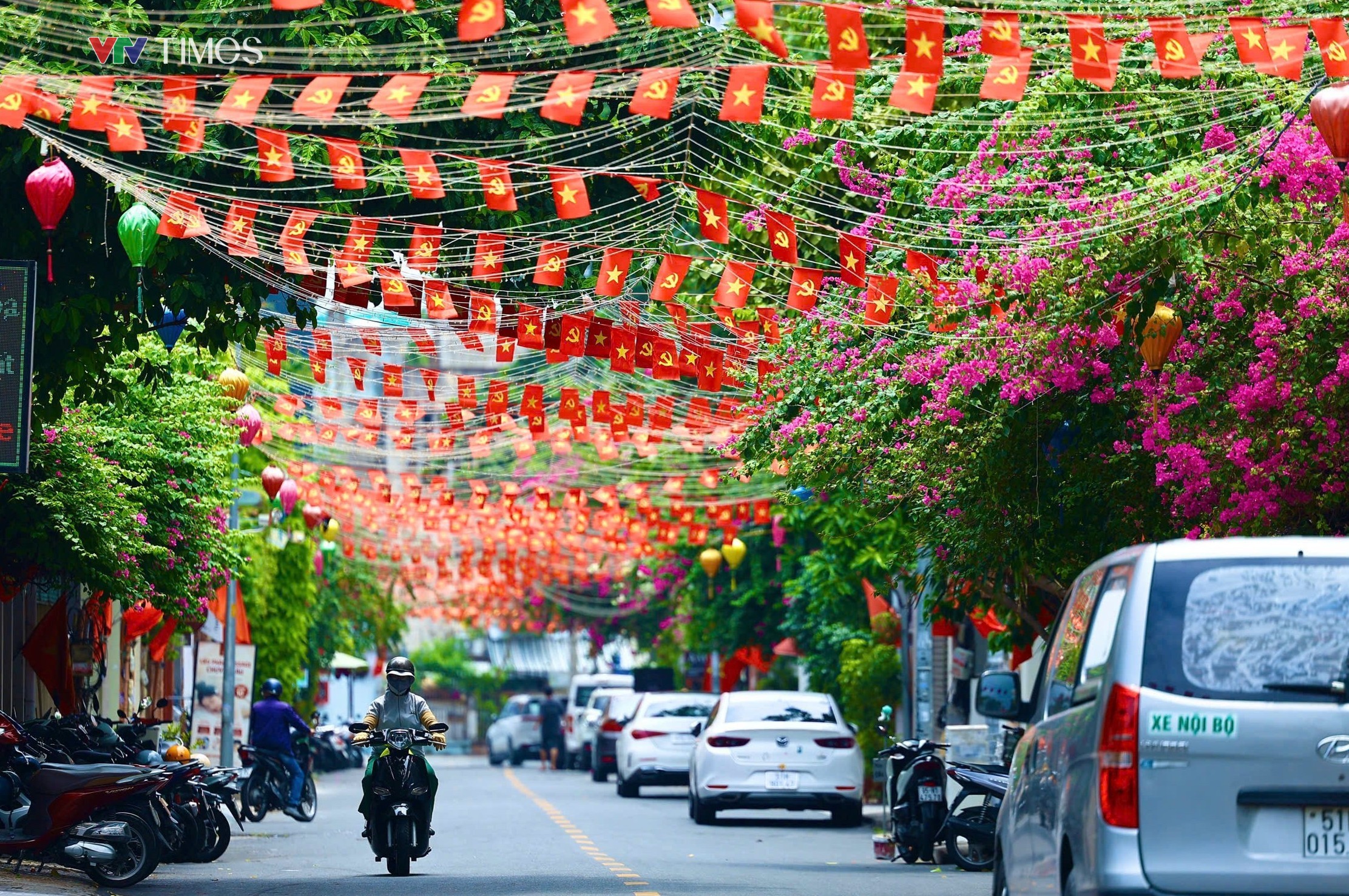 TP Hồ Chí Minh rực sắc cờ hoa đón Tết Độc lập- Ảnh 9.