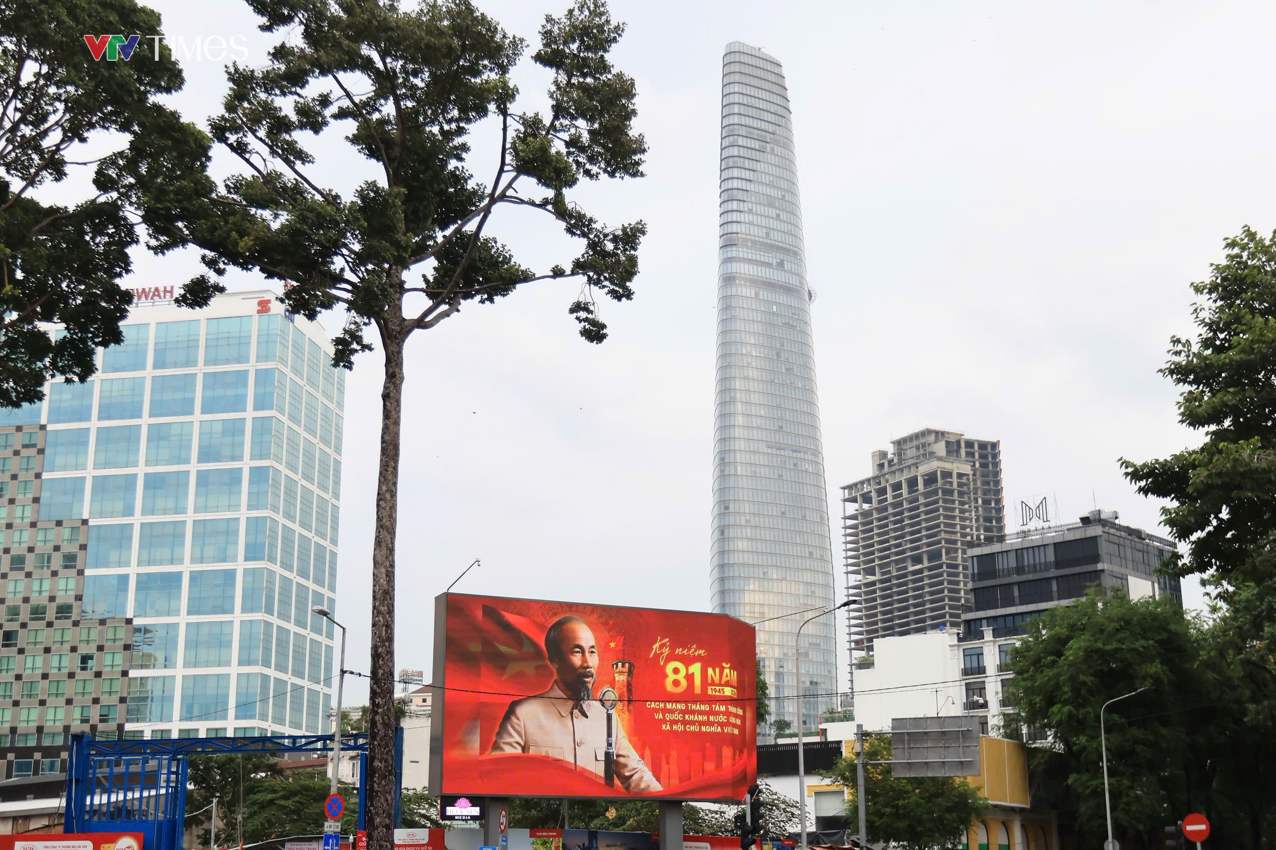 TP Hồ Chí Minh rực sắc cờ hoa đón Tết Độc lập- Ảnh 3.