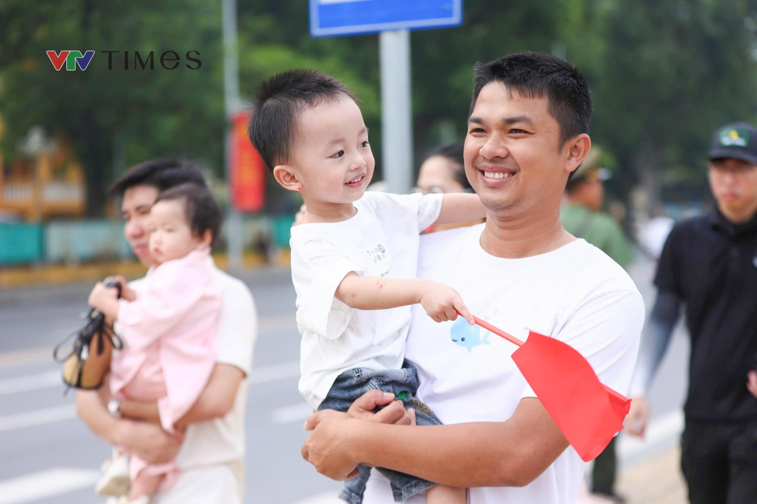 Bảo tàng Lịch sử Quân sự Việt Nam thu hút đông đảo du khách ngày đầu nghỉ lễ Quốc khánh - Ảnh 10.