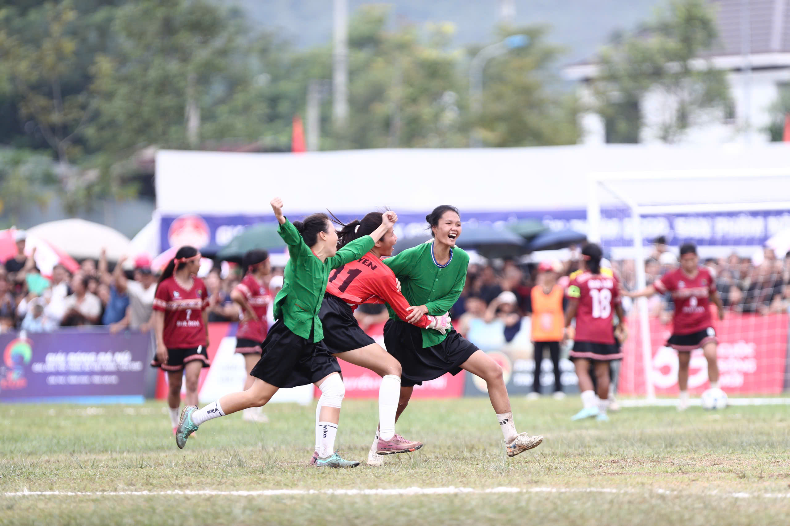 Khoảnh khắc bùng nổ của Chung kết Giải Bóng đá nữ các dân tộc thiểu số VTV Cup 2026 - Ảnh 5.