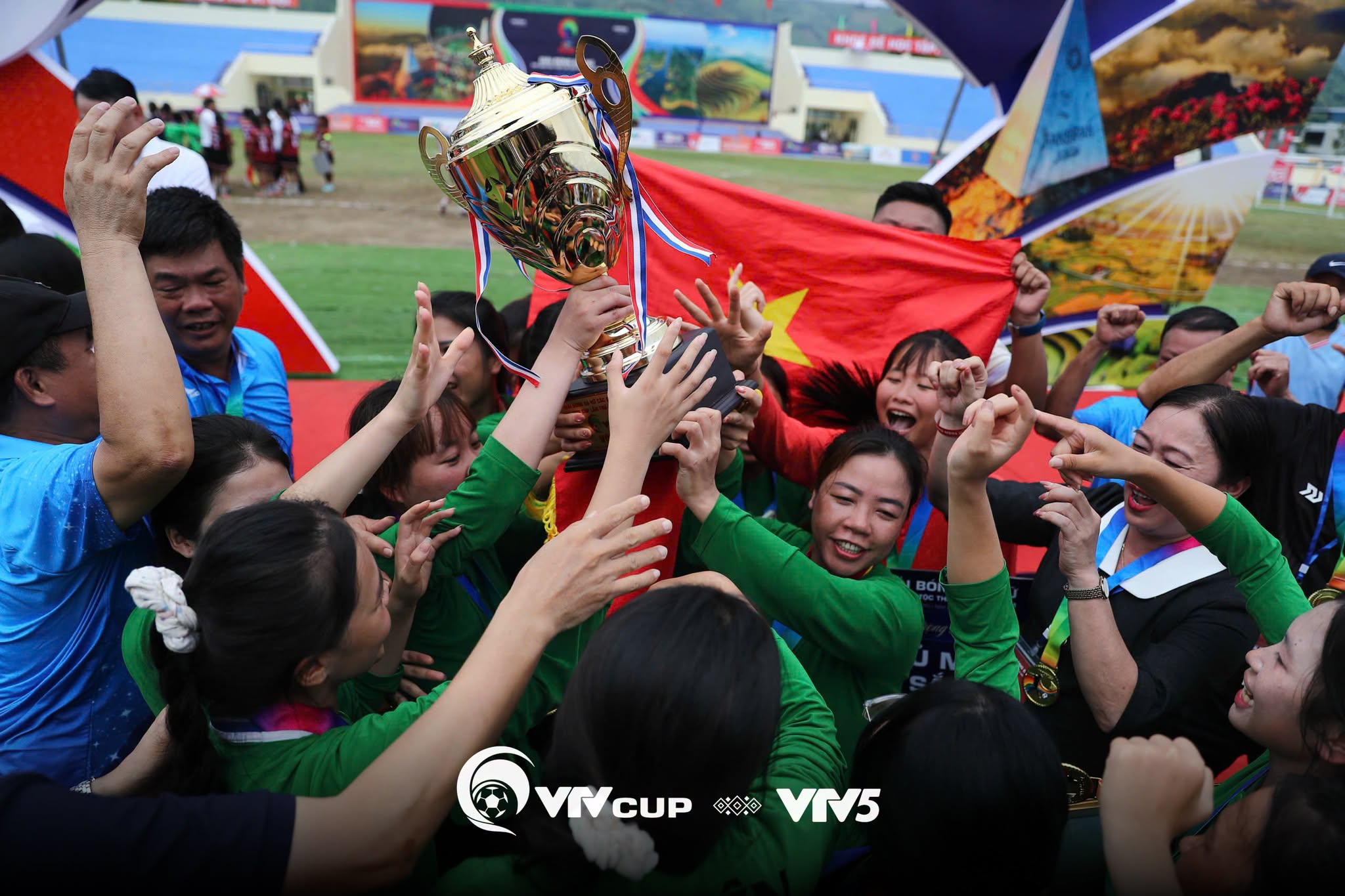 Khoảnh khắc bùng nổ của Chung kết Giải Bóng đá nữ các dân tộc thiểu số VTV Cup 2026 - Ảnh 17.