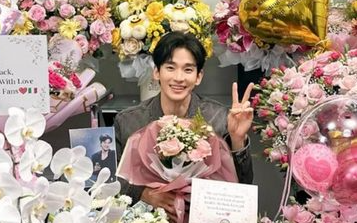 C&ocirc;ng ty của Kim Soo Hyun cảnh b&aacute;o người h&acirc;m mộ về c&aacute;c chi&ecirc;u tr&ograve; lừa đảo- Ảnh 1.