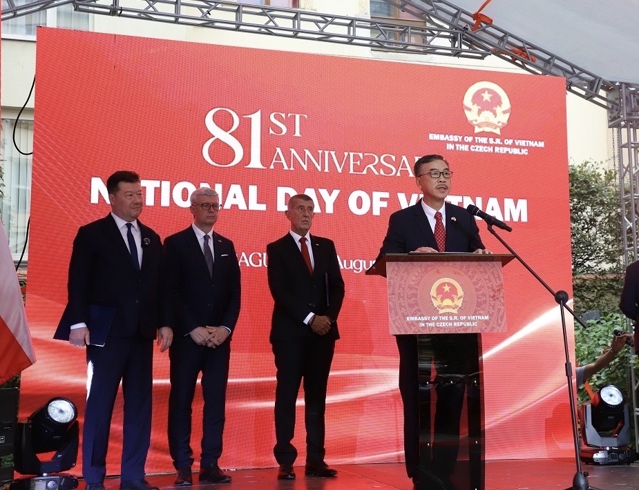 Triển lãm “Chủ tịch Hồ Chí Minh - Hành trình kết nối và lan tỏa tinh thần đoàn kết quốc tế” tại Cộng hòa Séc- Ảnh 2.