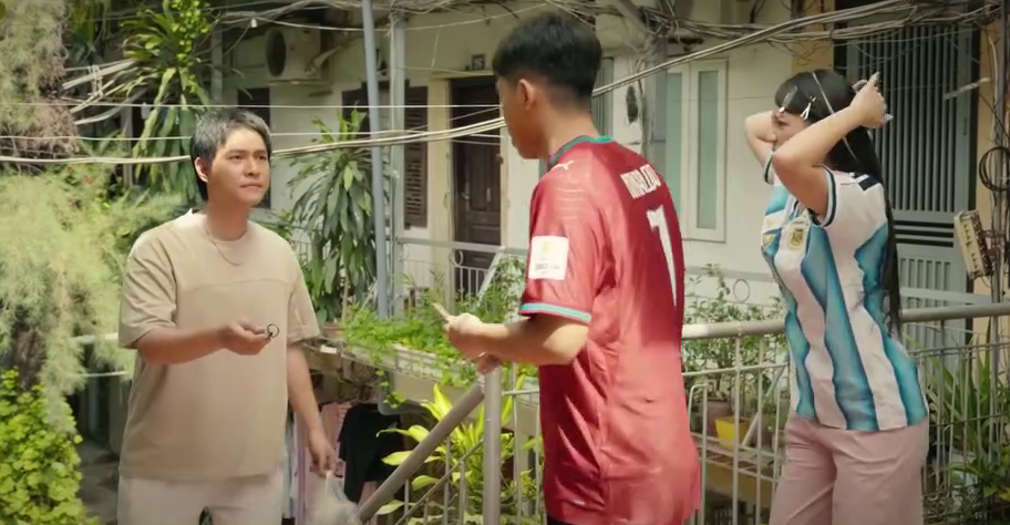 Mùa hè năm ấy - Tập 11: Phương du học trở về, Khánh cố tình đẩy cô ra xa- Ảnh 4.
