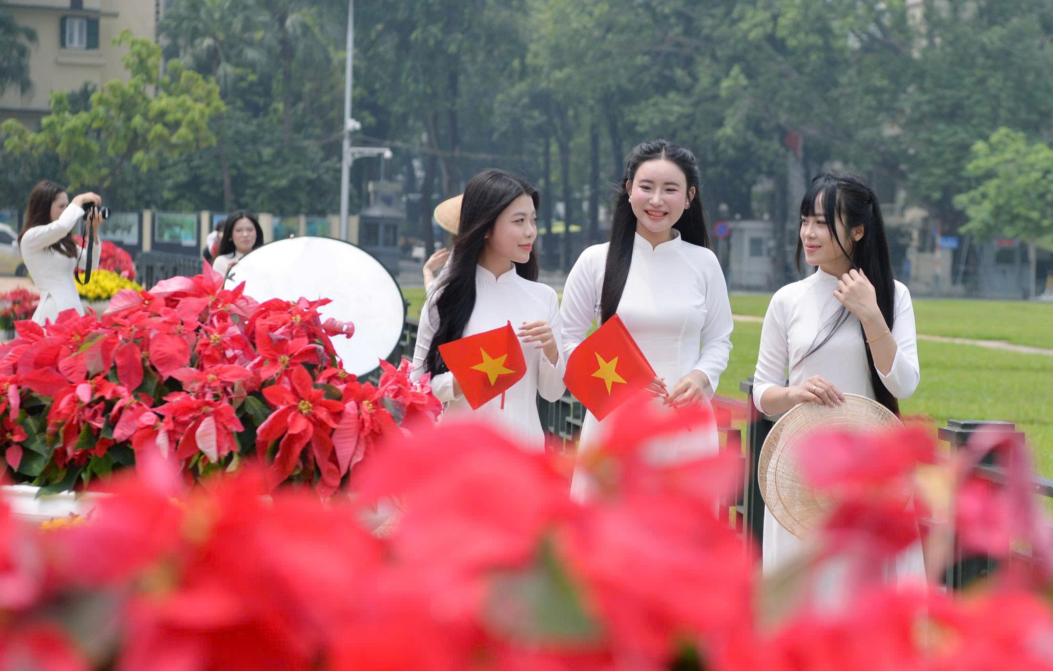 Quốc kh&aacute;nh 2/9: Người d&acirc;n n&ocirc; nức check-in mừng Tết Độc lập - Ảnh 3.