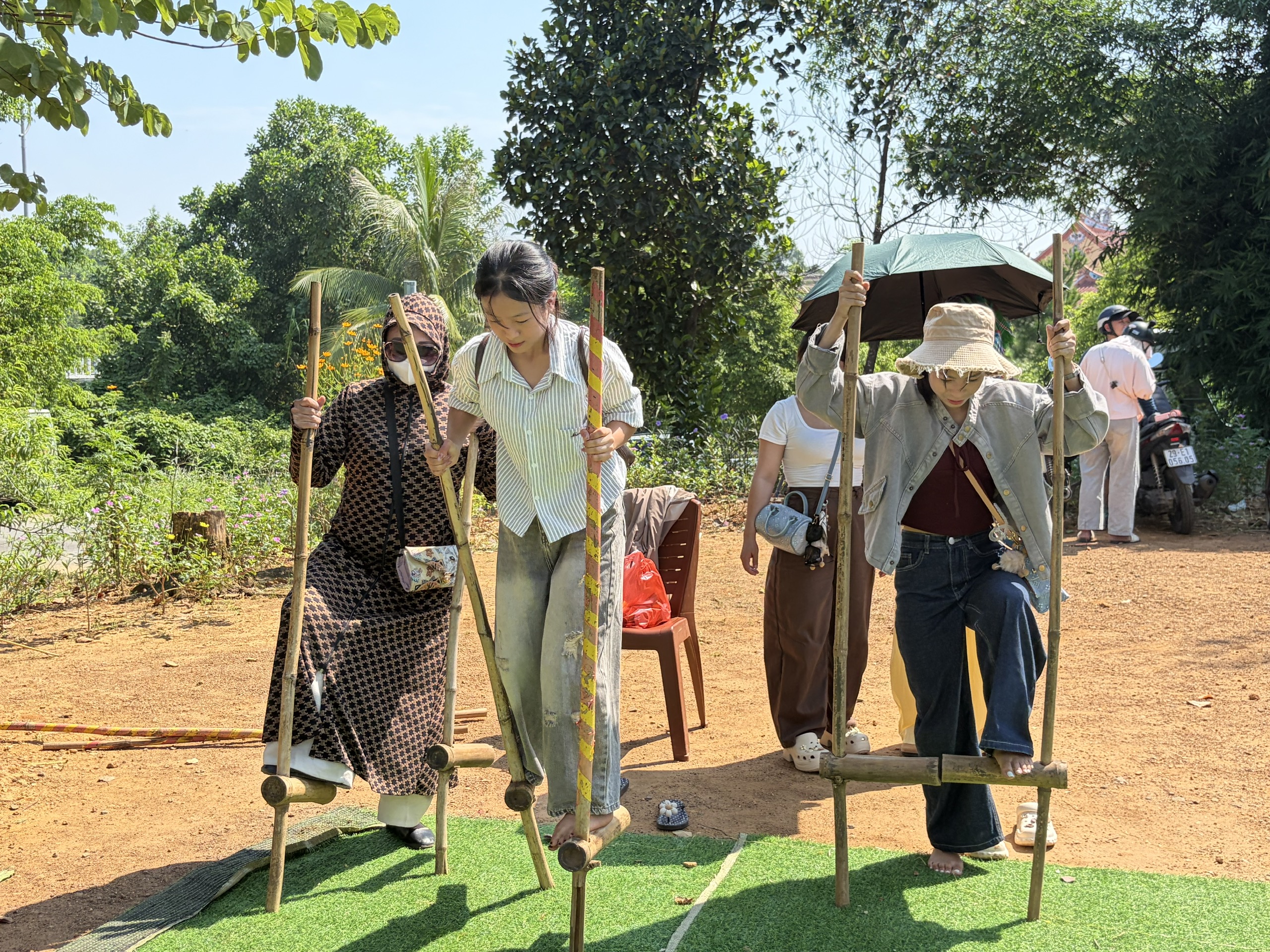 Sắc màu văn hóa rực rỡ tại Làng Văn hóa các dân tộc Việt Nam dịp 2/9 - Ảnh 11.