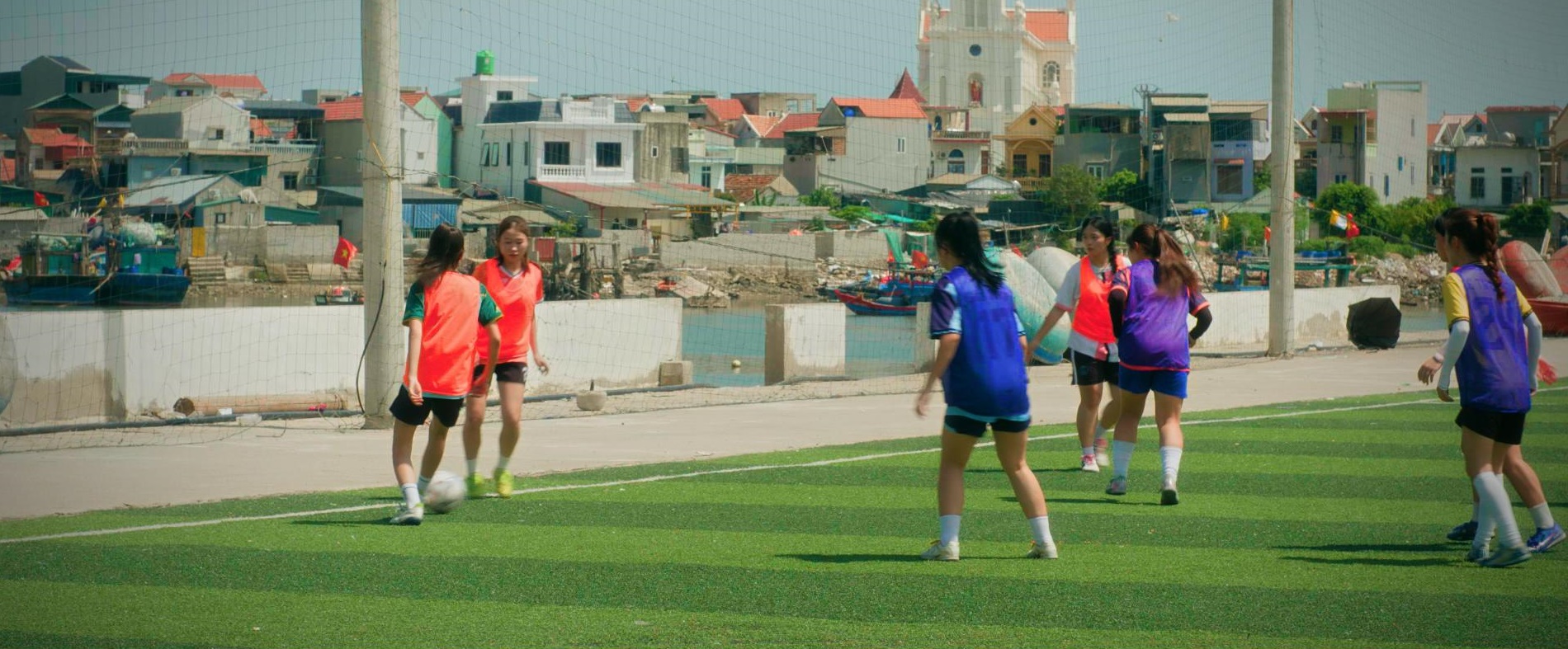 Phim 'Đội b&oacute;ng nữ l&agrave;ng Xu&acirc;n' l&ecirc;n s&oacute;ng VTV3 từ h&ocirc;m nay - Ảnh 2.
