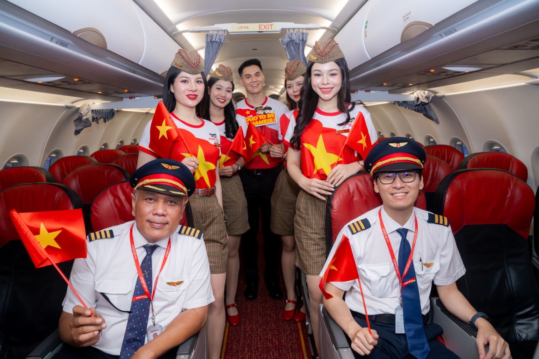 Sắc đỏ sao v&agrave;ng rực rỡ từ s&acirc;n bay đến những chuyến bay Vietjet dịp Quốc kh&aacute;nh 2/9- Ảnh 10.
