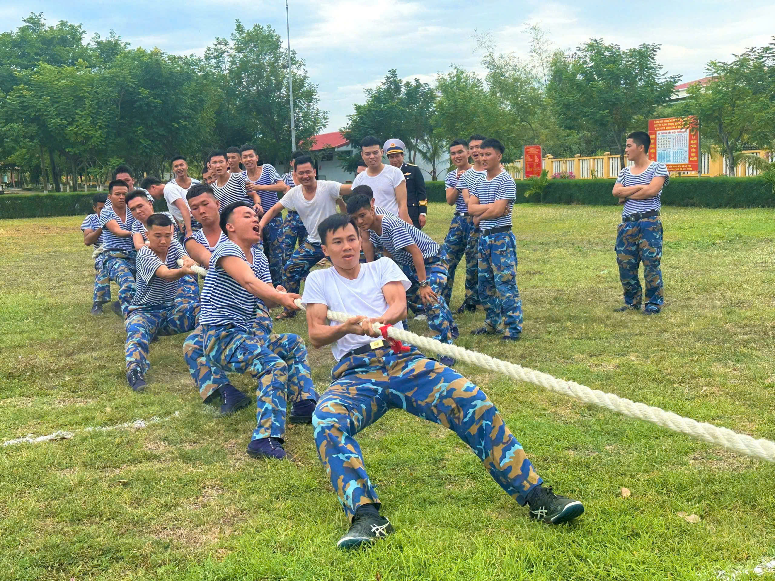 Sôi nổi khí thế Tết Độc lập khắp các đơn vị Quân chủng Hải quân - Ảnh 8.