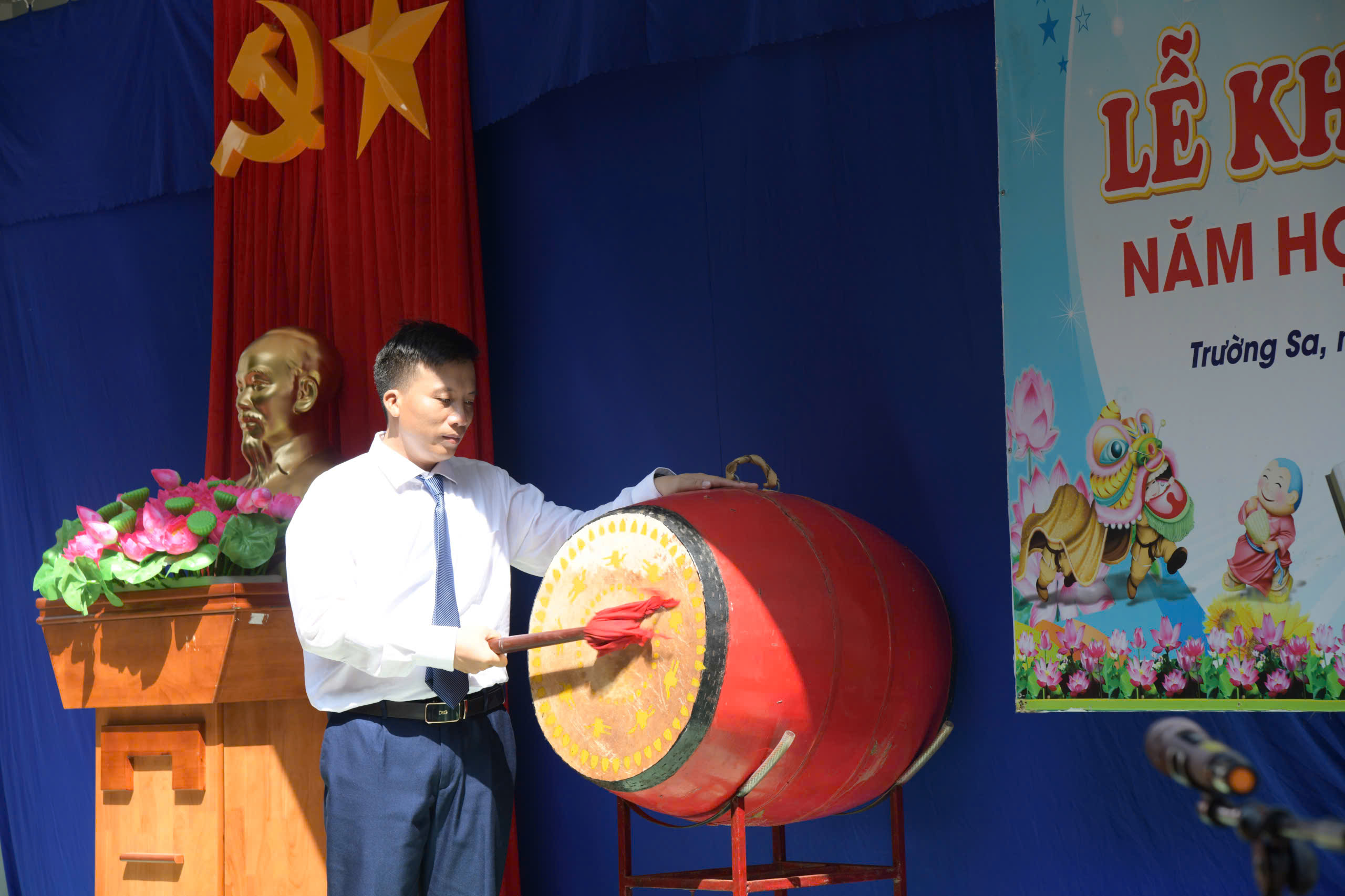 Rộn r&agrave;ng tiếng trống khai trường giữa tr&ugrave;ng khơi Trường Sa - Ảnh 2.