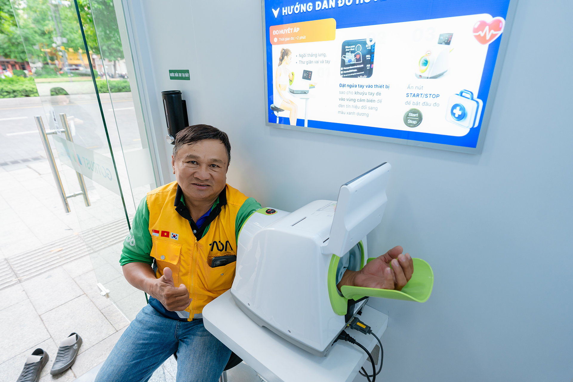 C&ocirc;ng an TP Hồ Ch&iacute; Minh c&ugrave;ng c&aacute;c đơn vị tăng tốc nh&acirc;n rộng mạng lưới Trạm C&ocirc;ng d&acirc;n số tr&ecirc;n địa b&agrave;n th&agrave;nh phố- Ảnh 8.