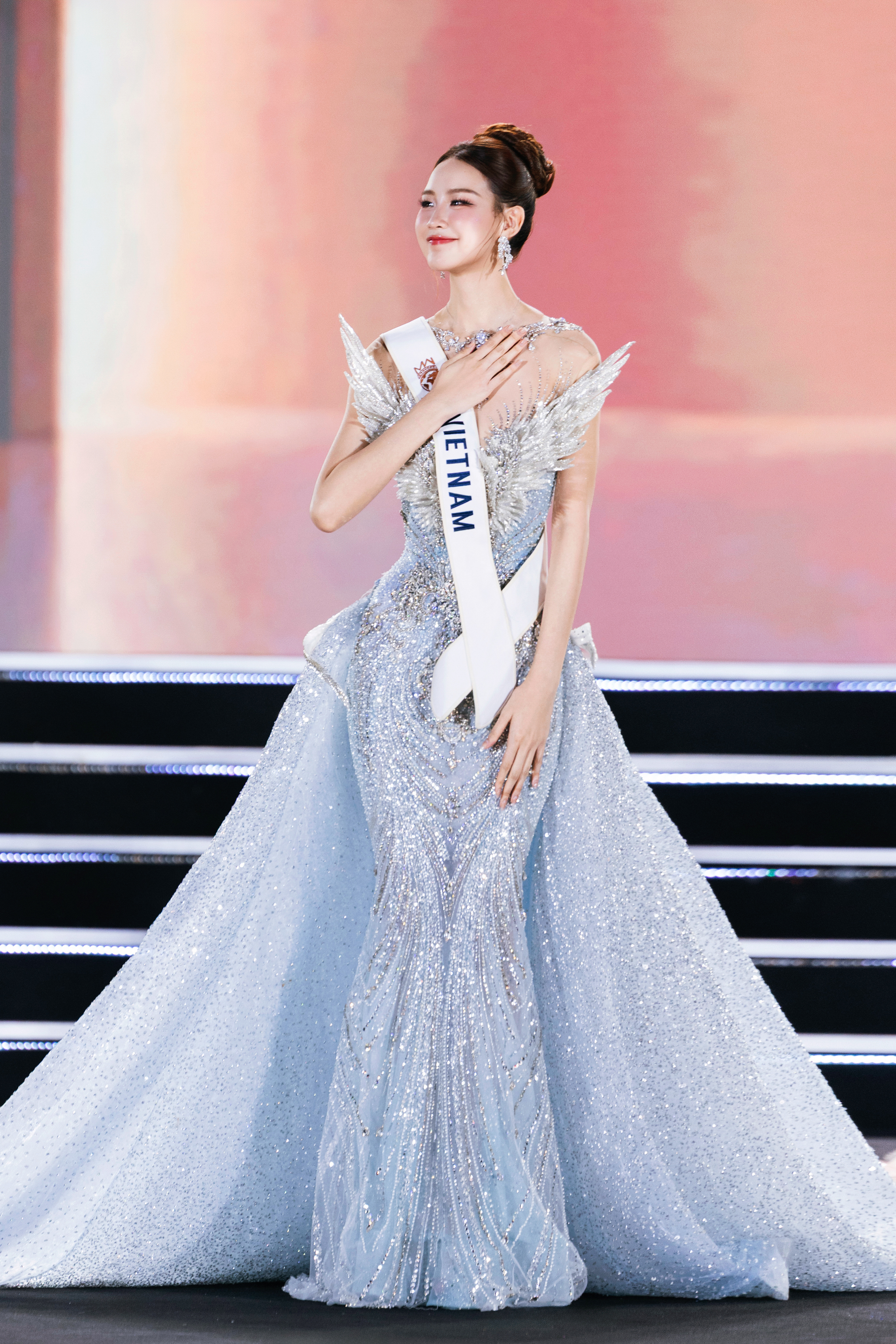 Người đẹp Cộng h&ograve;a Dominica đăng quang Miss World 2026, L&ecirc; Nguyễn Bảo Ngọc v&agrave;o Top 6- Ảnh 10.