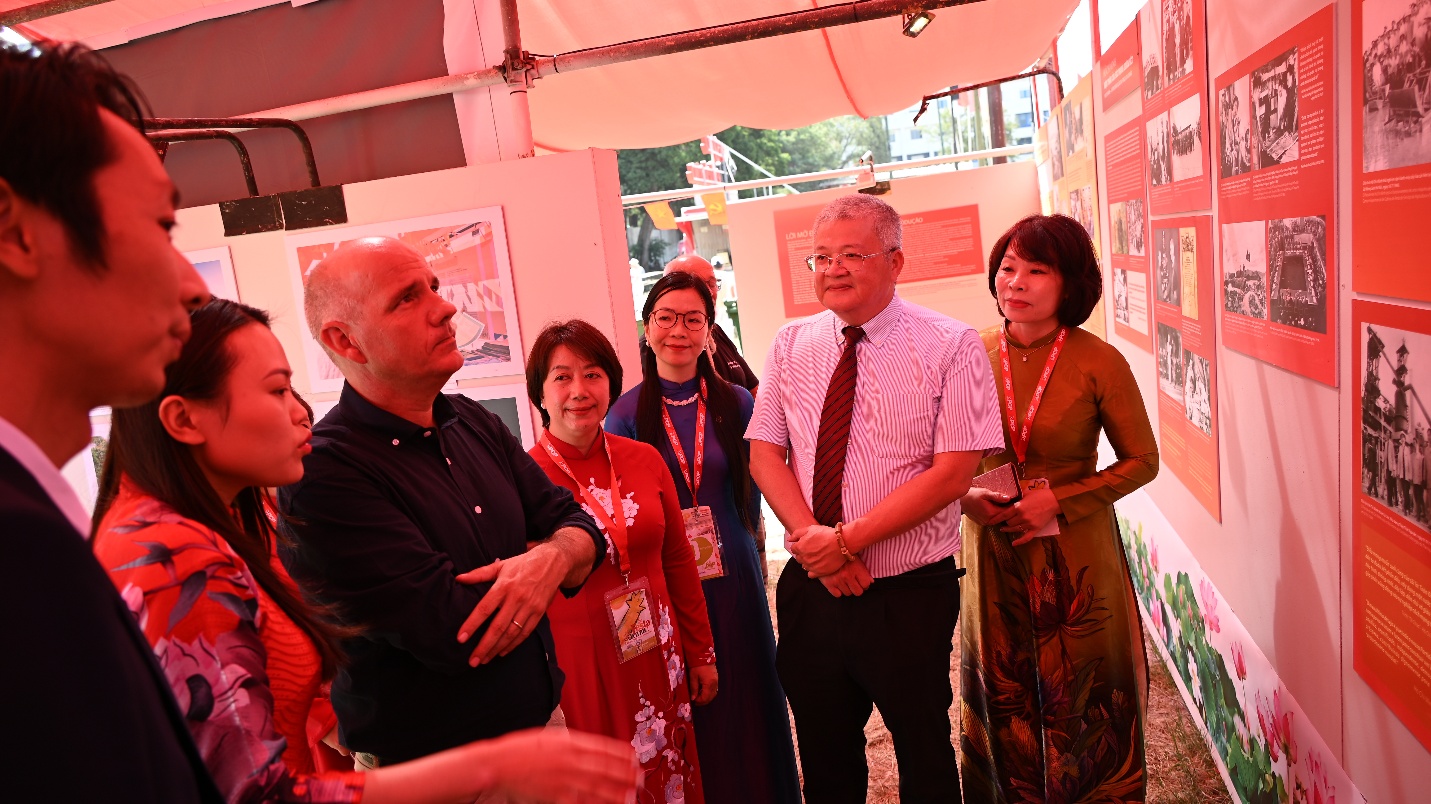 Khai mạc chuỗi hoạt động văn hóa - khoa học tôn vinh Chủ tịch Hồ Chí Minh tại Cộng hòa Bồ Đào Nha - Ảnh 4.