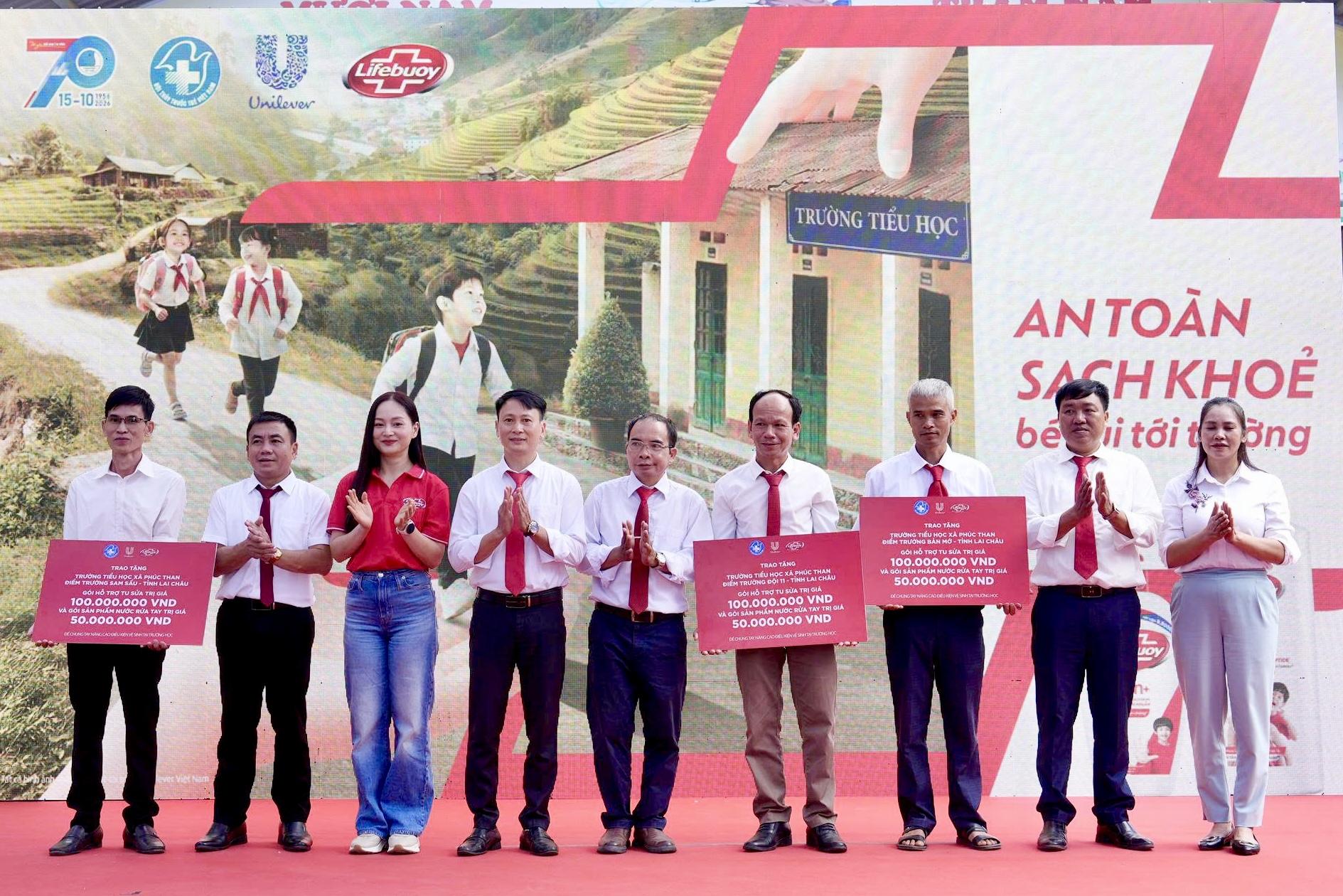 Lifebuoy tiếp sức trẻ em tại Lai Ch&acirc;u, L&agrave;o Cai v&agrave; Quảng Trị bước v&agrave;o năm học mới- Ảnh 3.