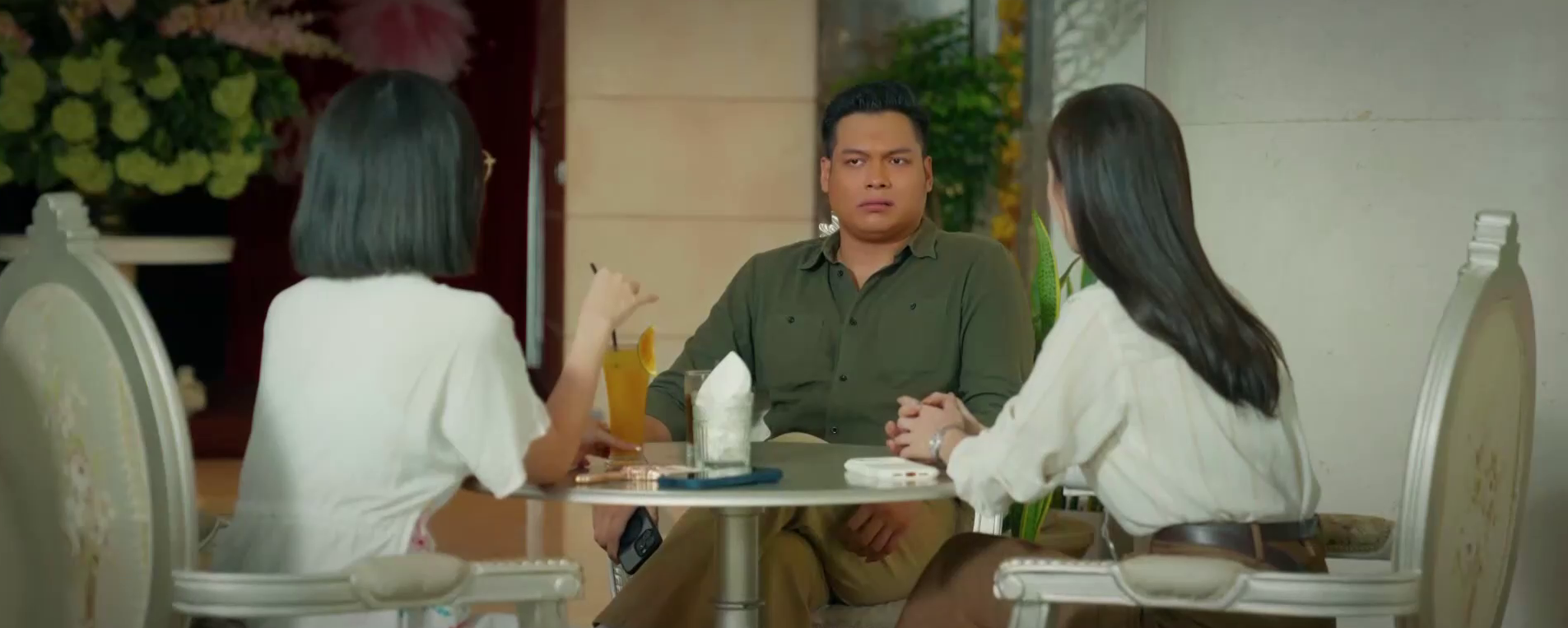 M&ugrave;a h&egrave; năm ấy - Tập 14: Phương muối mặt nhờ T&ugrave;ng cứu Kh&aacute;nh vụ qu&aacute;n bar - Ảnh 15.