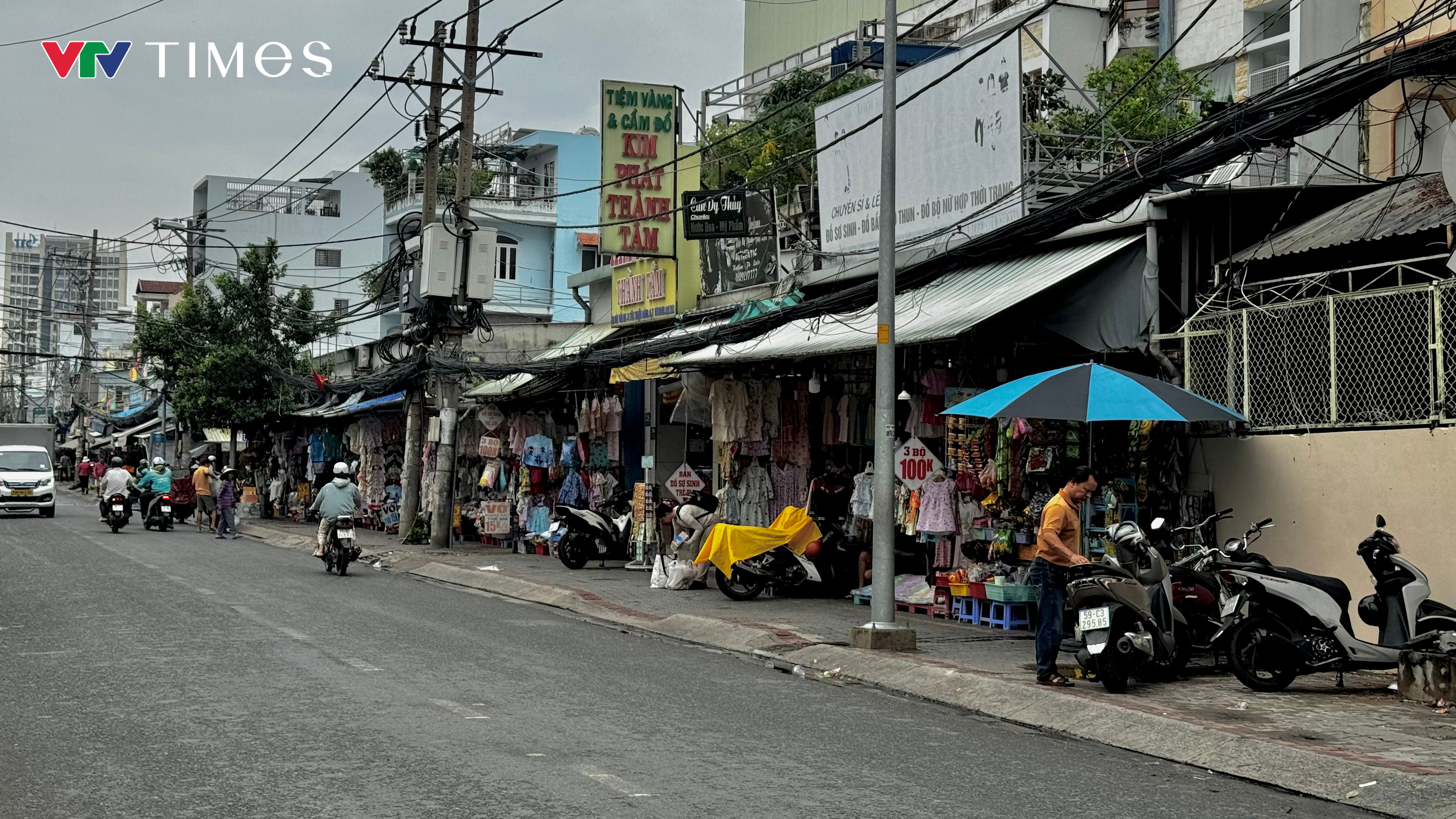 TP Hồ Chí Minh lắp camera tại một phường để phạt nguội lấn chiếm lòng đường, vỉa hè- Ảnh 8.