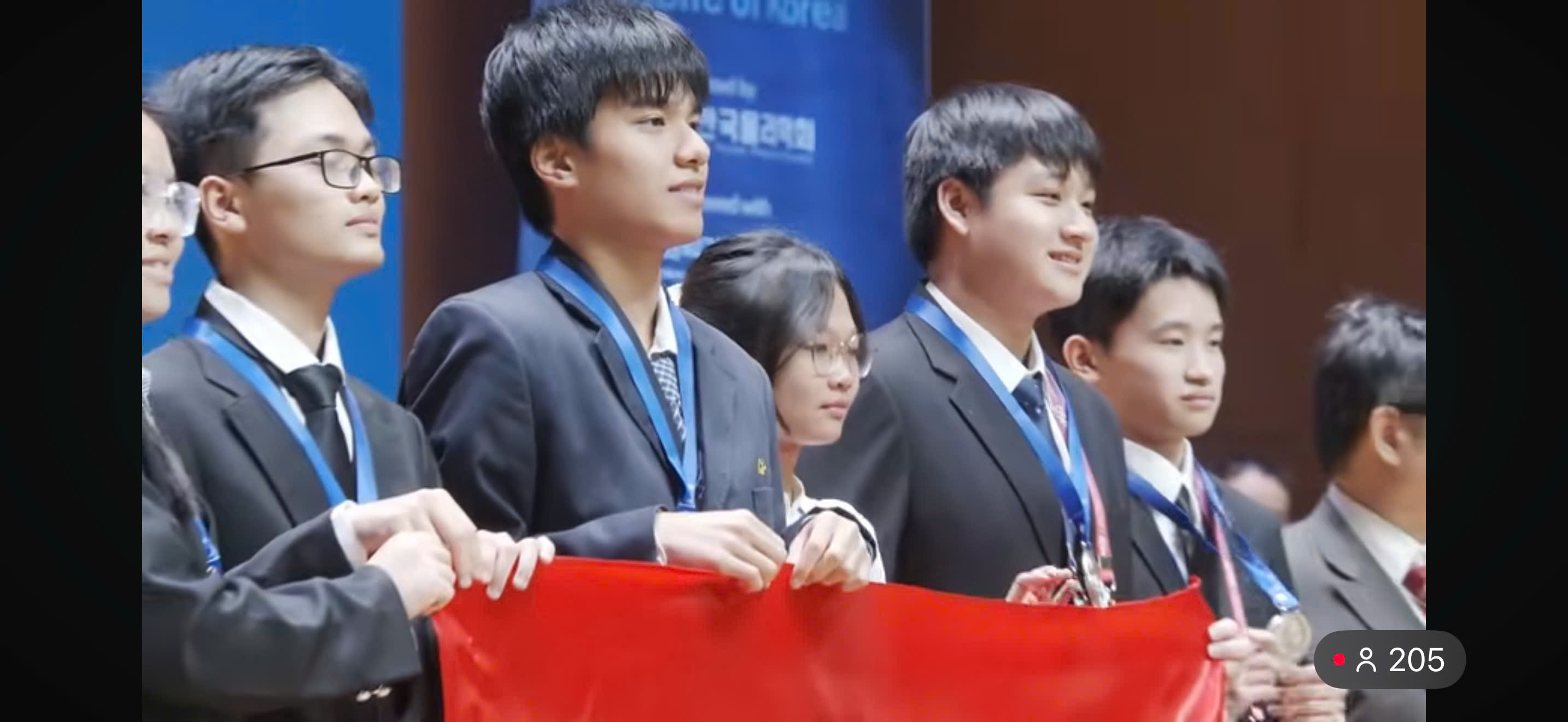 Nguyễn Nhật Minh: Phía sau điểm tuyệt đối 30/30 thi Vật lý quốc tế - Ảnh 2.