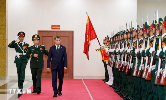 Thủ tướng: Học viện Quốc phòng phải trở thành trung tâm tham mưu chiến lược - Ảnh 1.