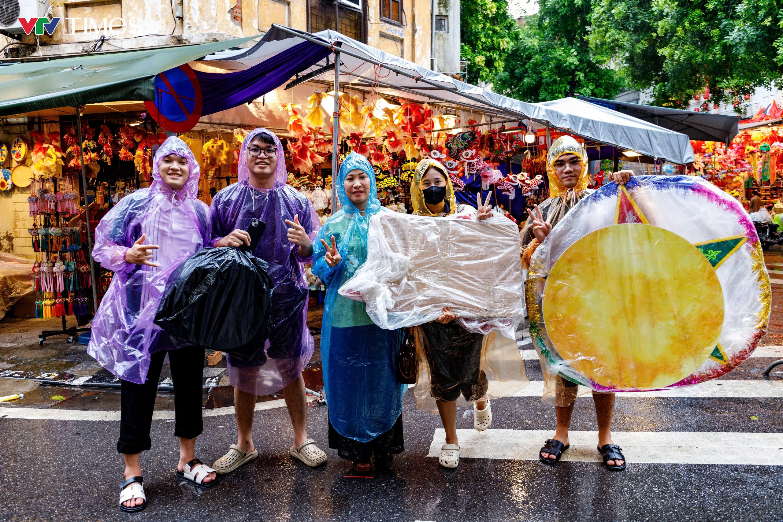 Thị trường Trung thu 2026: Đồ chơi truyền thống, handmade l&ecirc;n ng&ocirc;i - Ảnh 10.
