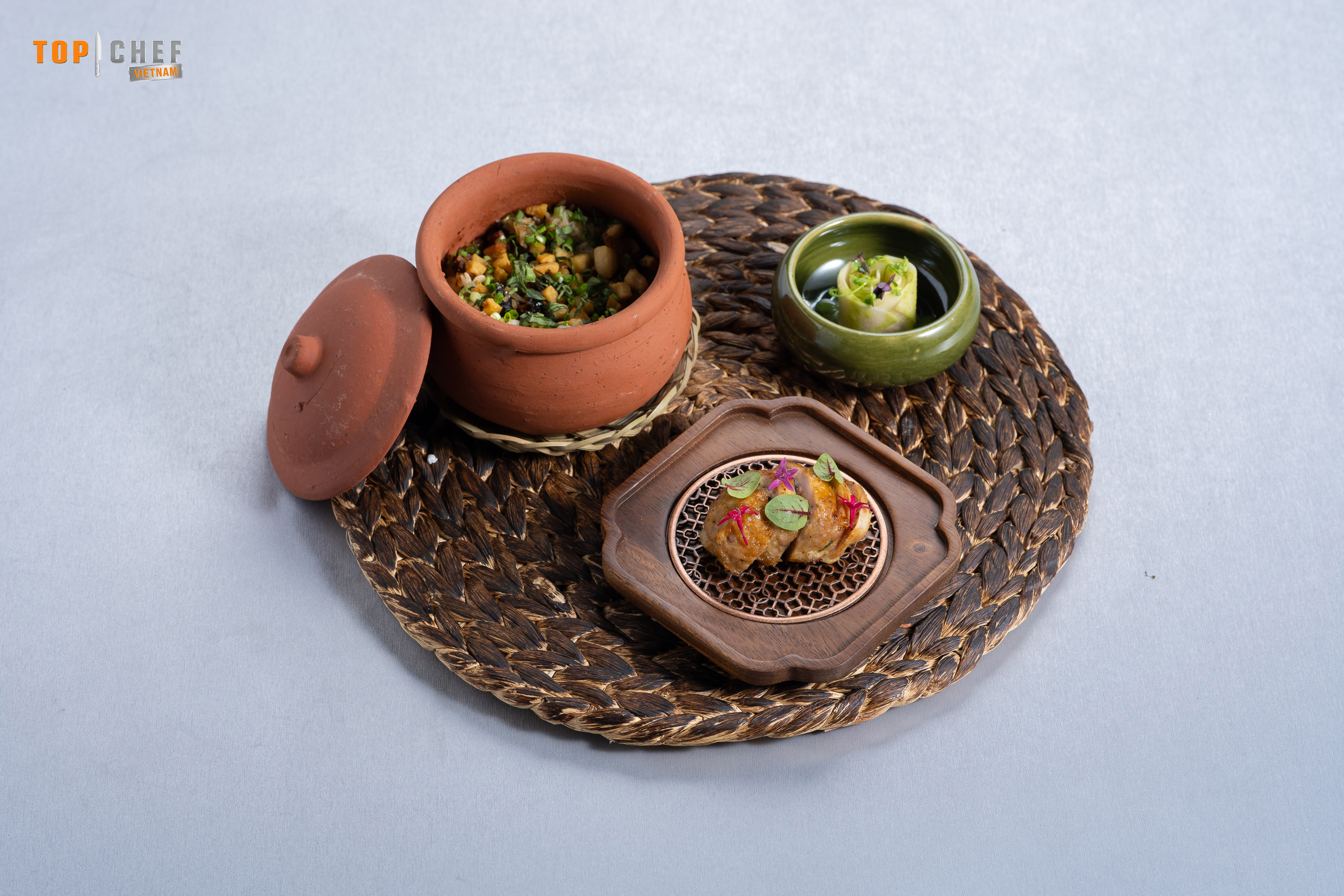 Top Chef - Tập 7: Đang nấu món của mình, 9 đầu bếp bất ngờ phải “đổi bài” giữa trận - Ảnh 7.