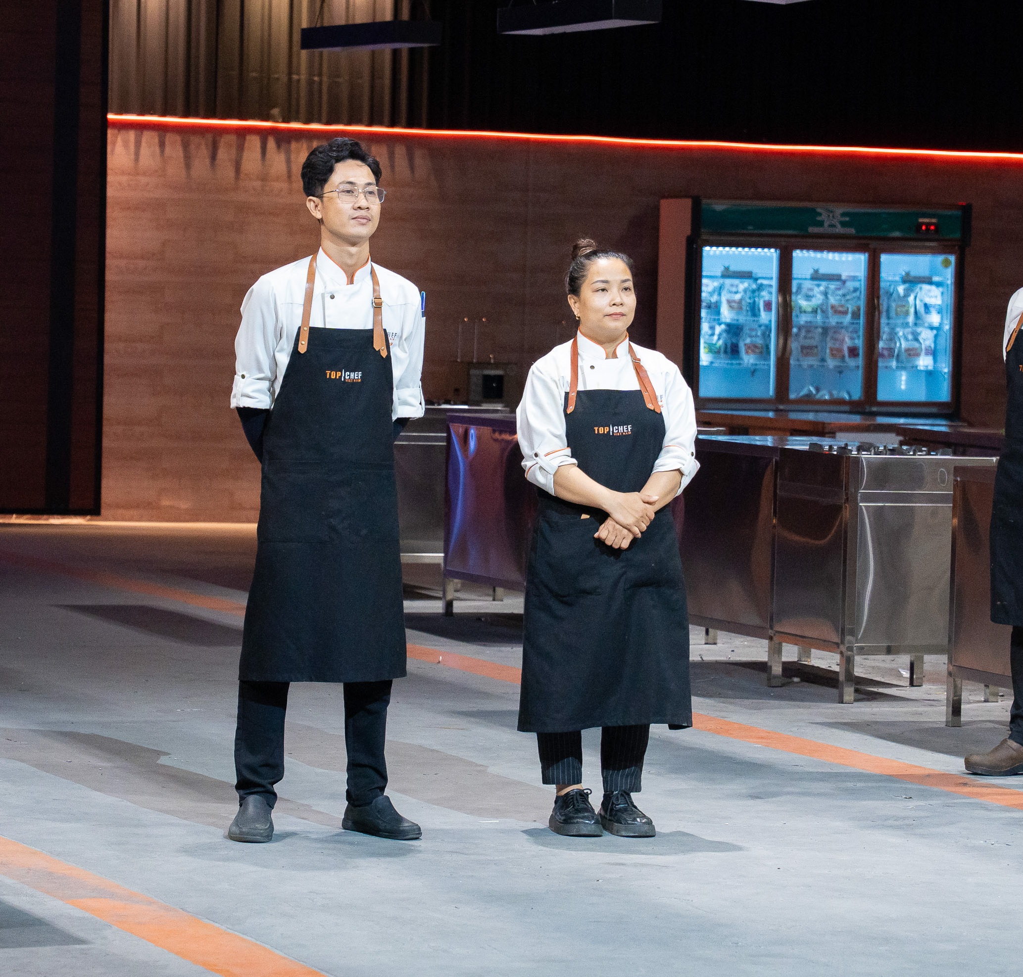 Top Chef - Tập 7: Đang nấu món của mình, 9 đầu bếp bất ngờ phải “đổi bài” giữa trận - Ảnh 8.