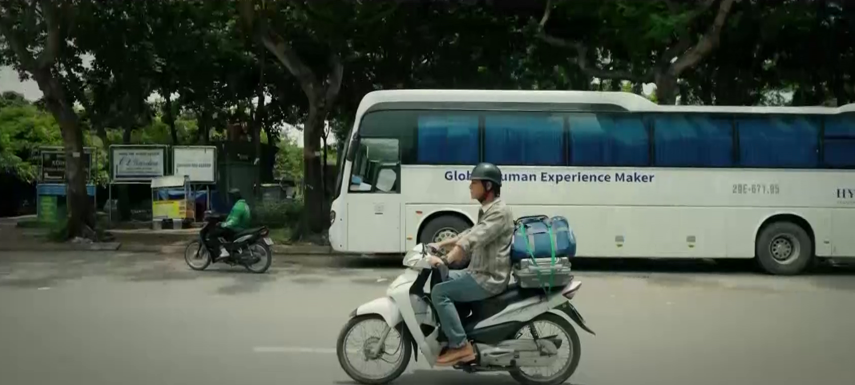 Mùa hè năm ấy - Tập 18: Phương rụng rời phát hiện bí mật mẹ giấu 8 năm qua- Ảnh 12.