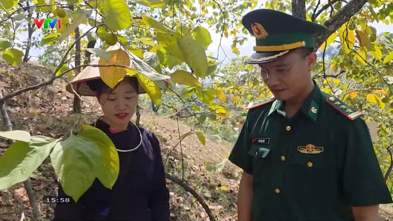 Sắc hồng biên cương: Mở hướng làm giàu từ vườn quả- Ảnh 2.