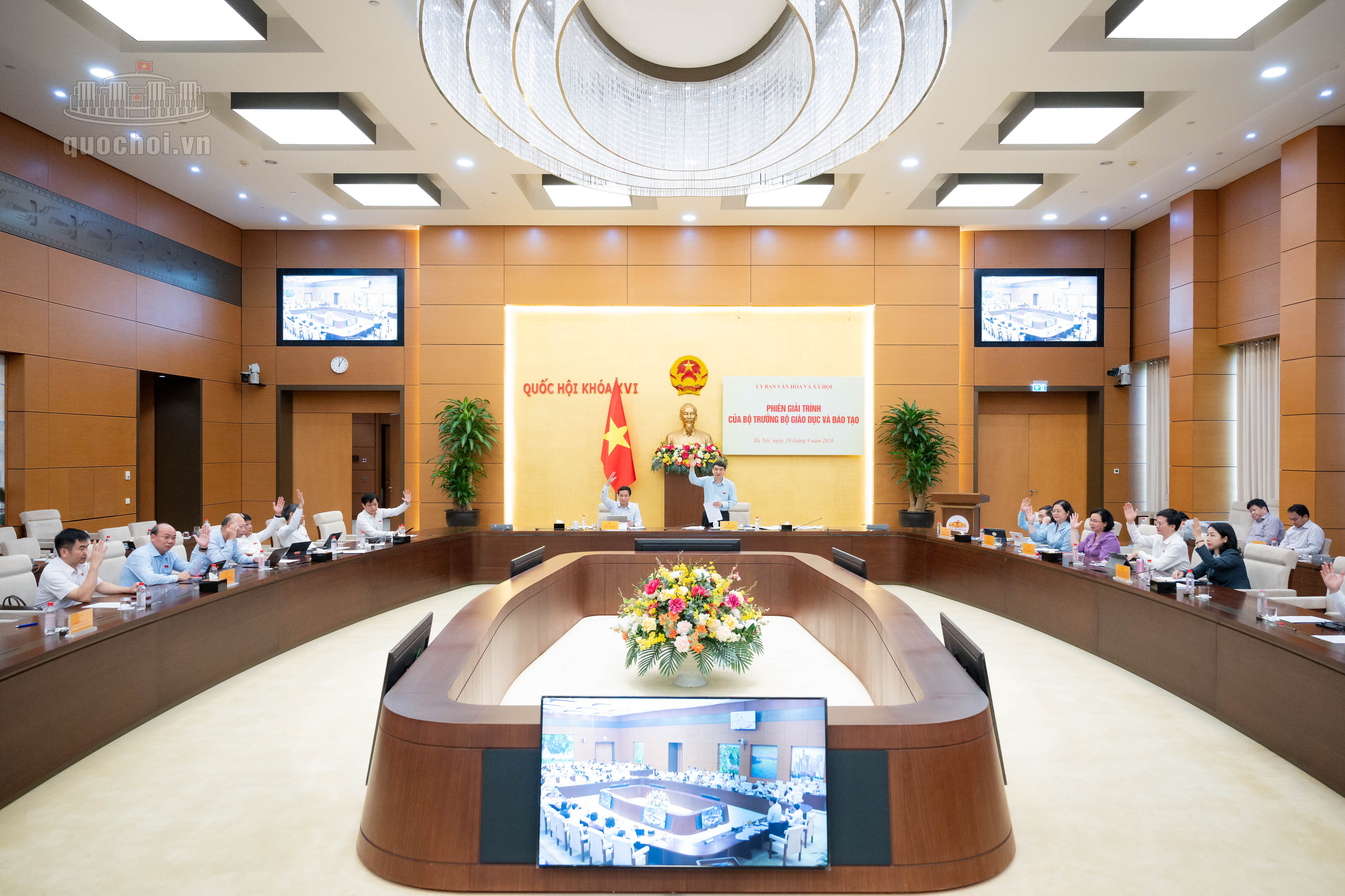 Không để học sinh thiếu sách giáo khoa, rà soát về học phí đại học- Ảnh 3.