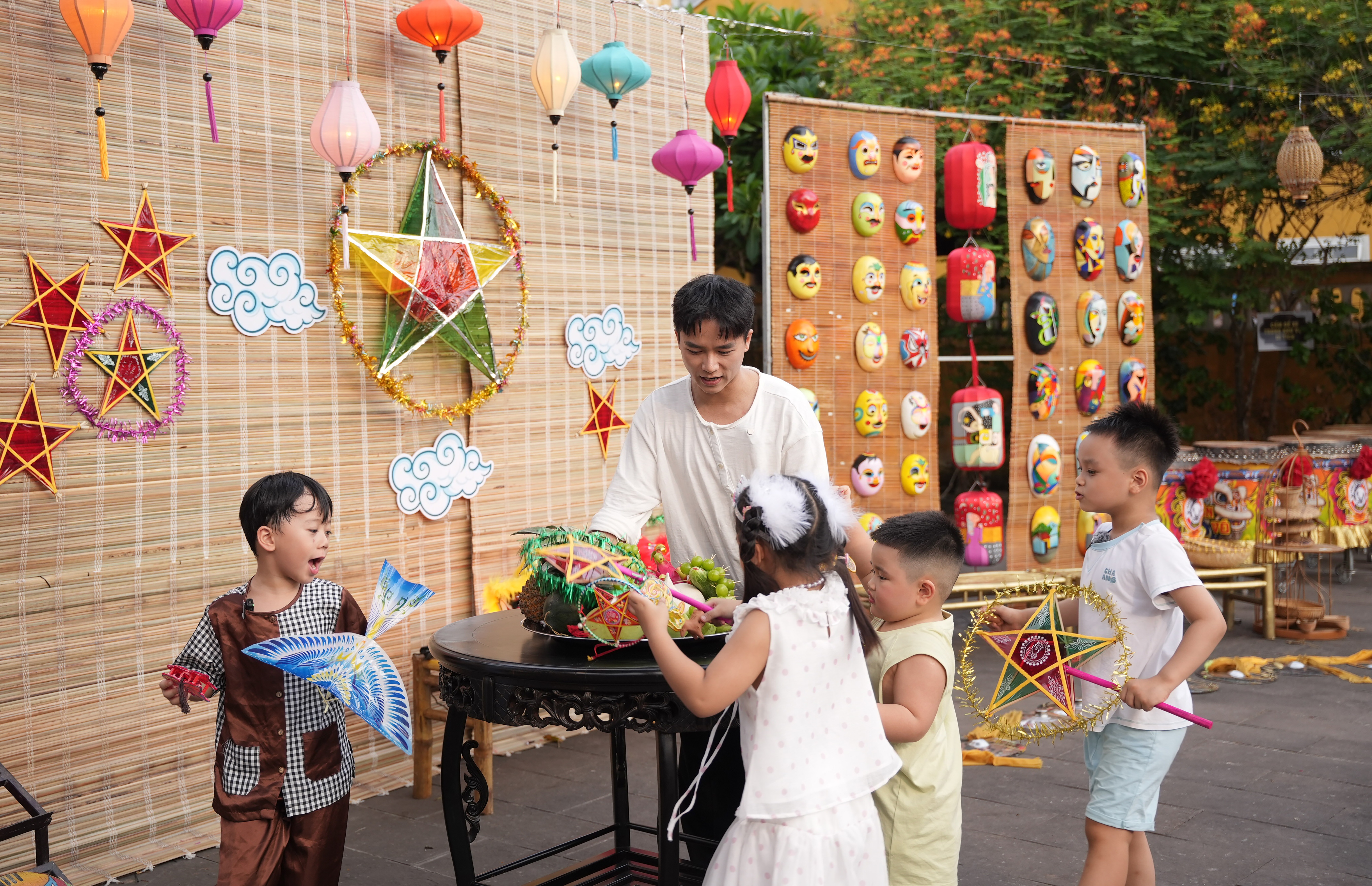 Bùi Công Nam làm 'bố tập sự' trong Bố ơi mình đi đâu thế- Ảnh 7.