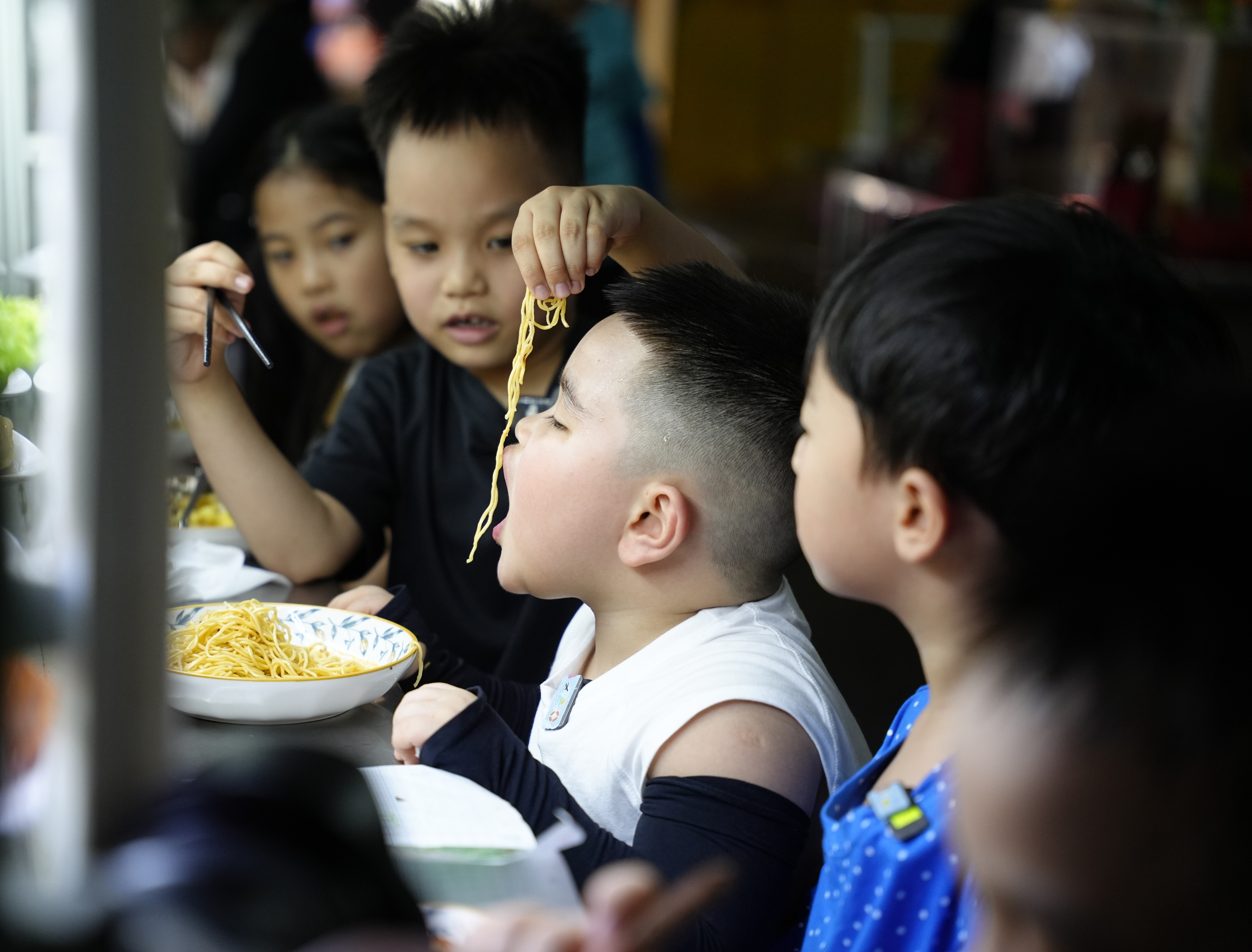 Bùi Công Nam làm 'bố tập sự' trong Bố ơi mình đi đâu thế- Ảnh 4.