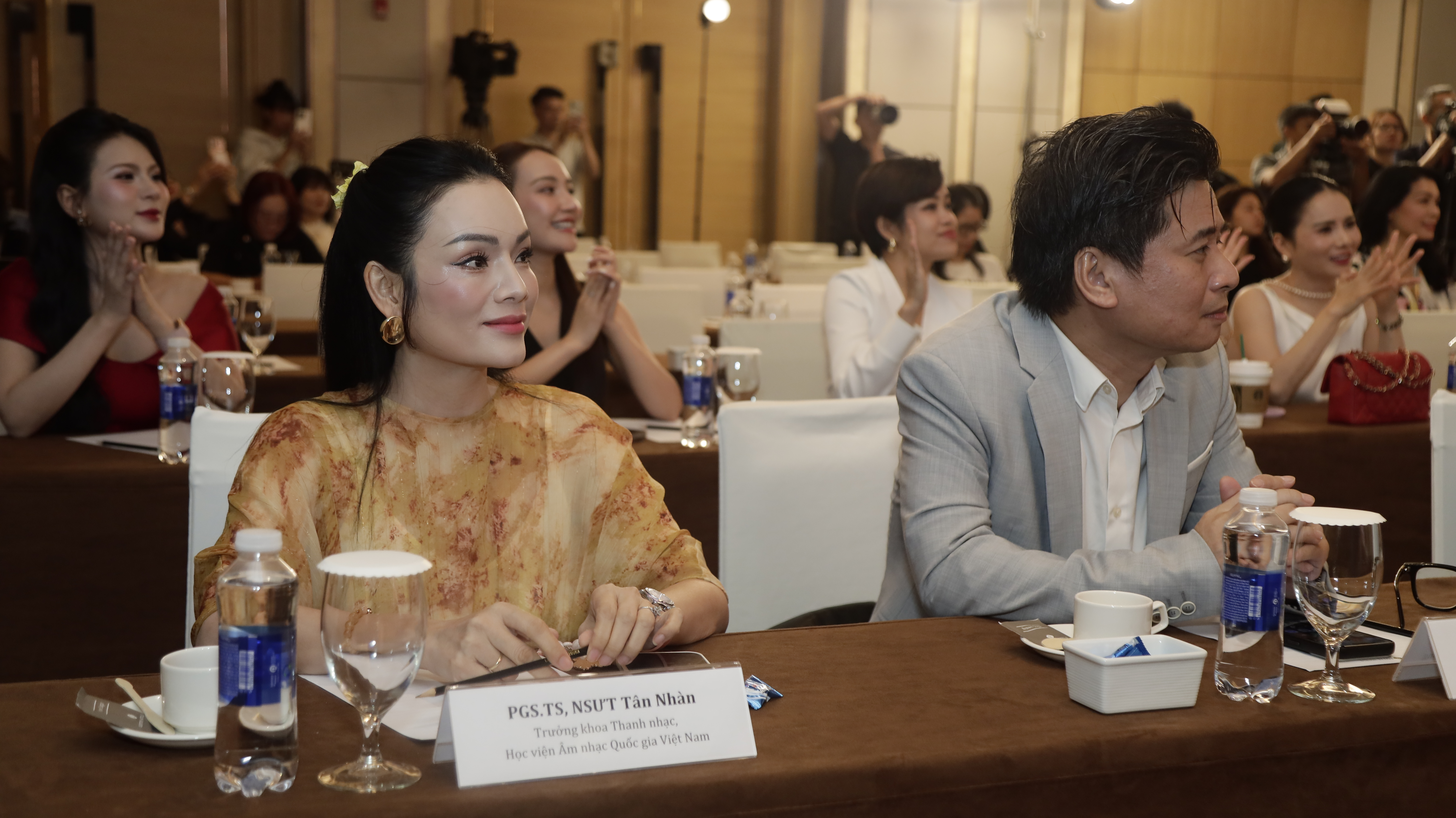 PGS.TS.NSƯT T&acirc;n Nh&agrave;n: Sao Mai phải giữ hồn cốt d&acirc;n tộc nhưng kh&ocirc;ng thể đứng ngo&agrave;i d&ograve;ng chảy &acirc;m nhạc hiện đại - Ảnh 2.