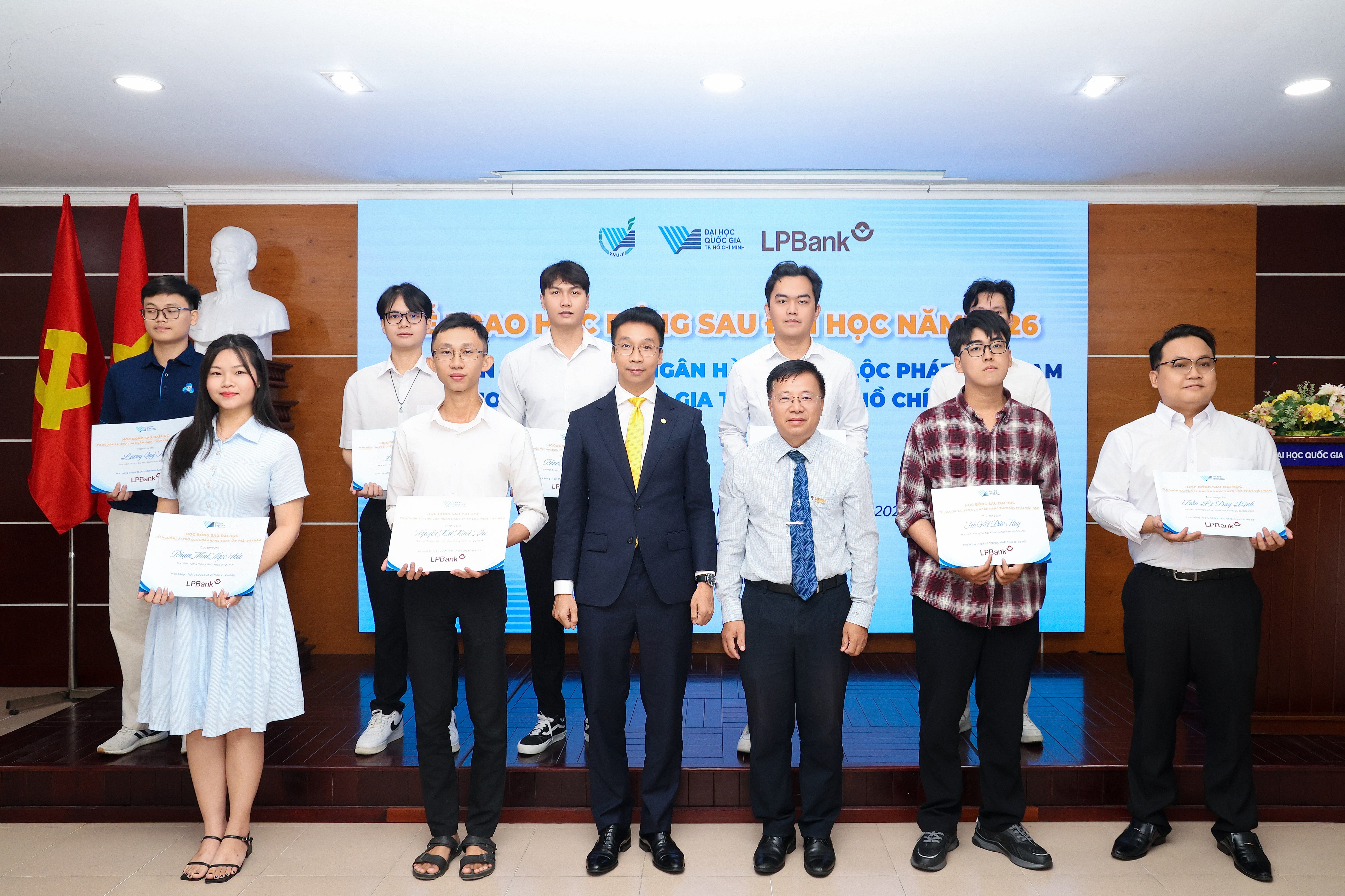 LPBank trao gần 1,8 tỷ đồng học bổng sau đại học cho học vi&ecirc;n ĐHQG-HCM - Ảnh 3.