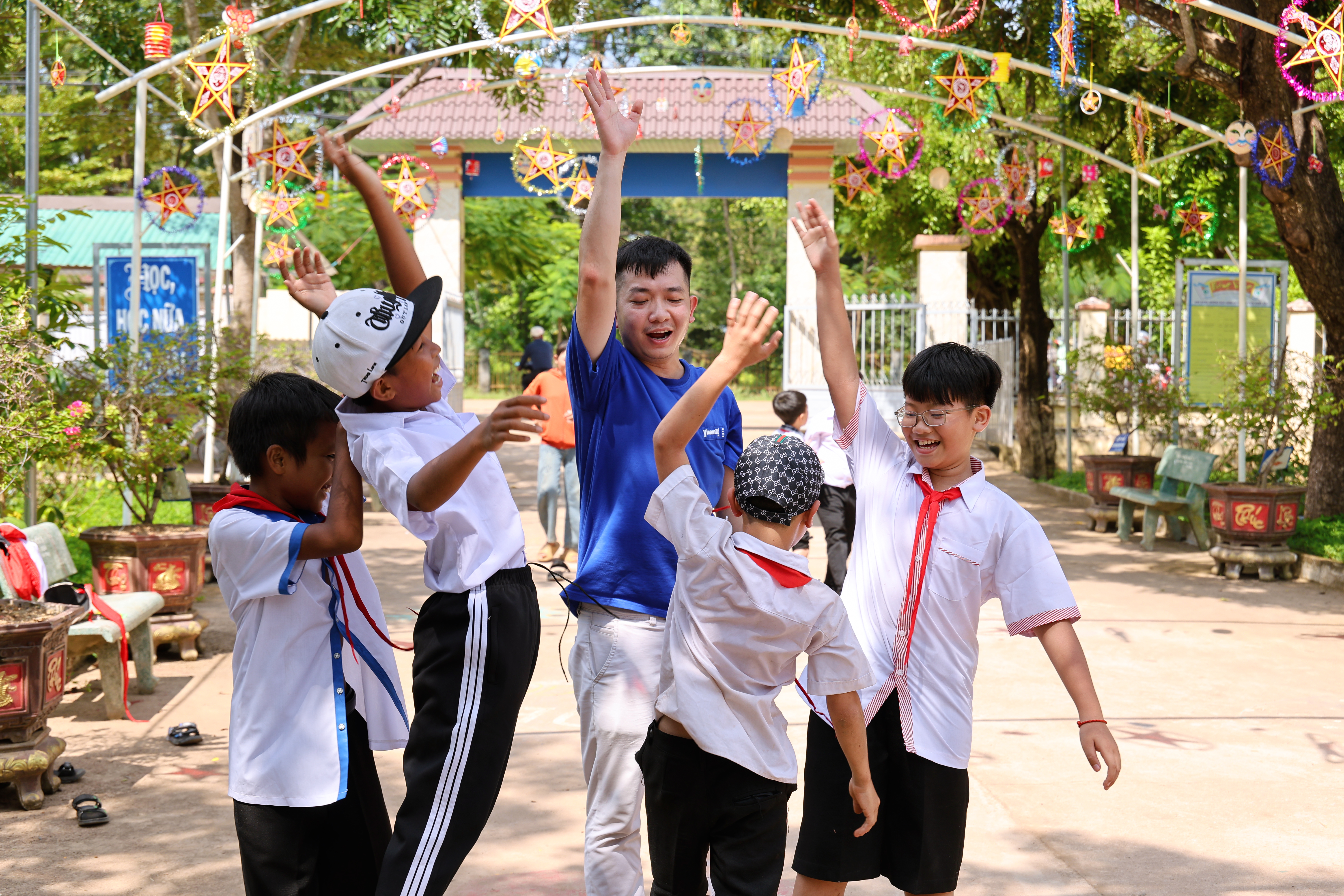 Gần 300.000 sản phẩm dinh dưỡng Vinamilk cùng trẻ em cả nước đón Trung thu - Ảnh 1.
