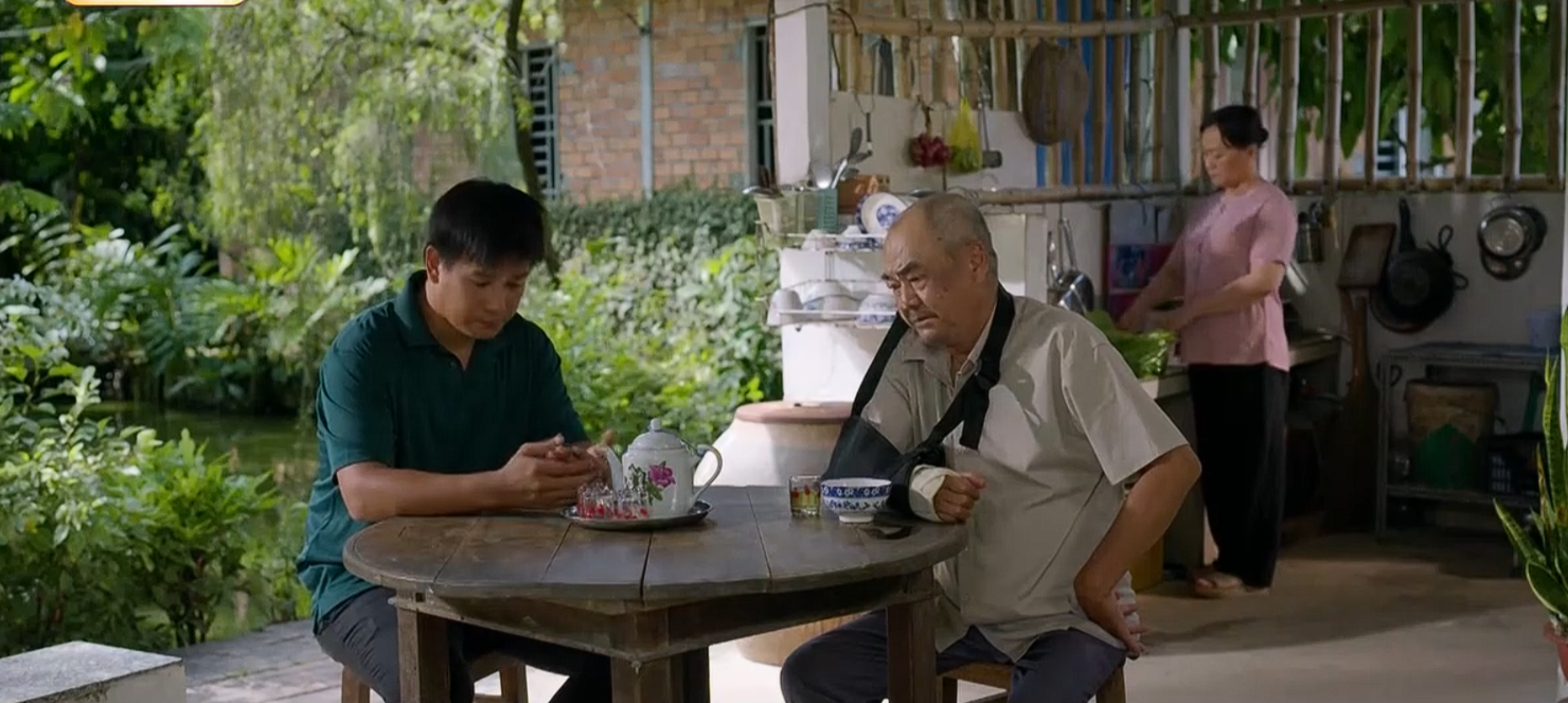 Phù sa - Tập 26: Bố Nghiệm trở lại Bình Hòa để chuộc lỗi - Ảnh 1.